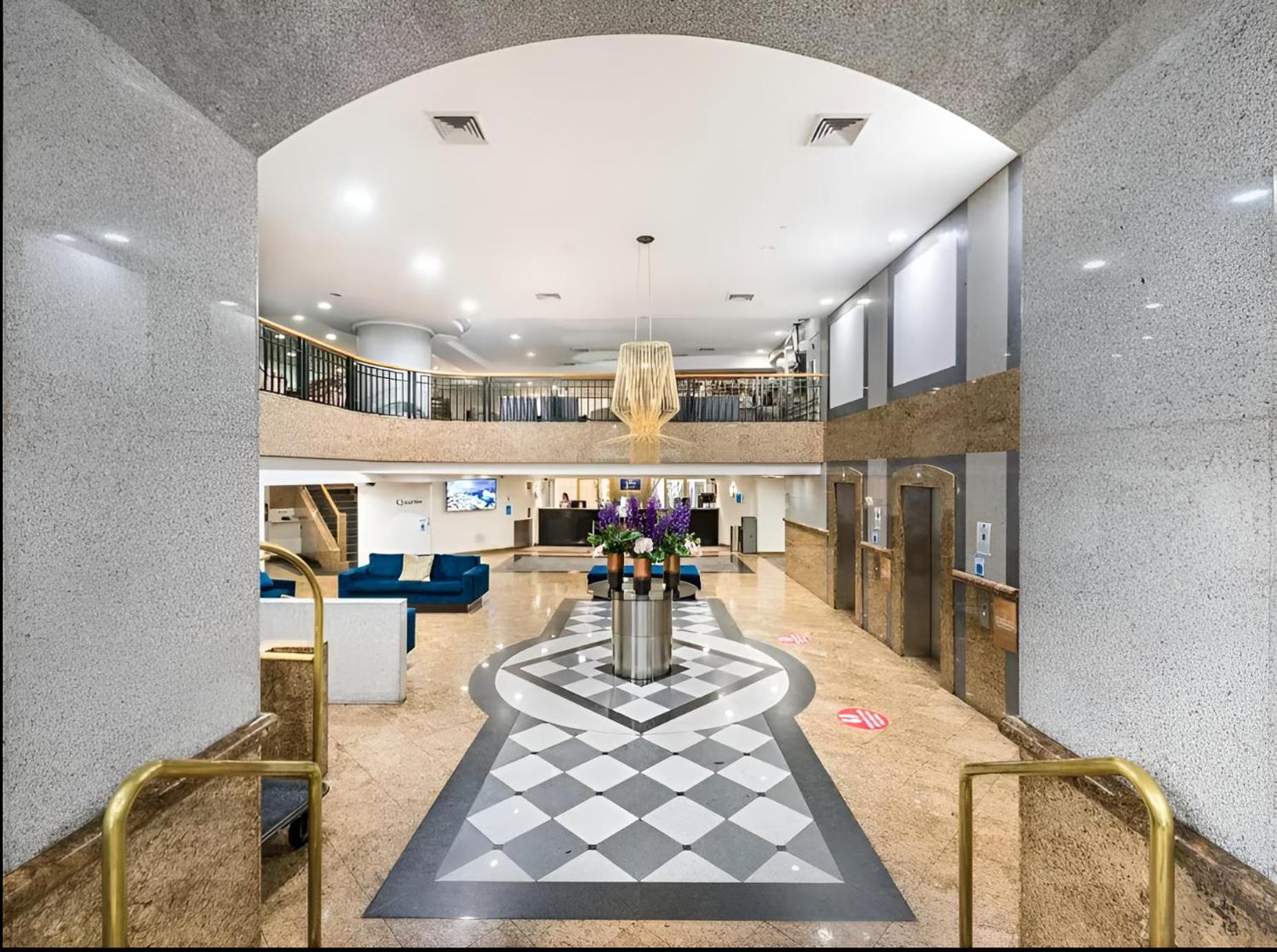 Sydney Vacations - Central Sydney Apartment with Pool, Sauna  Gym! - Property Image 7
