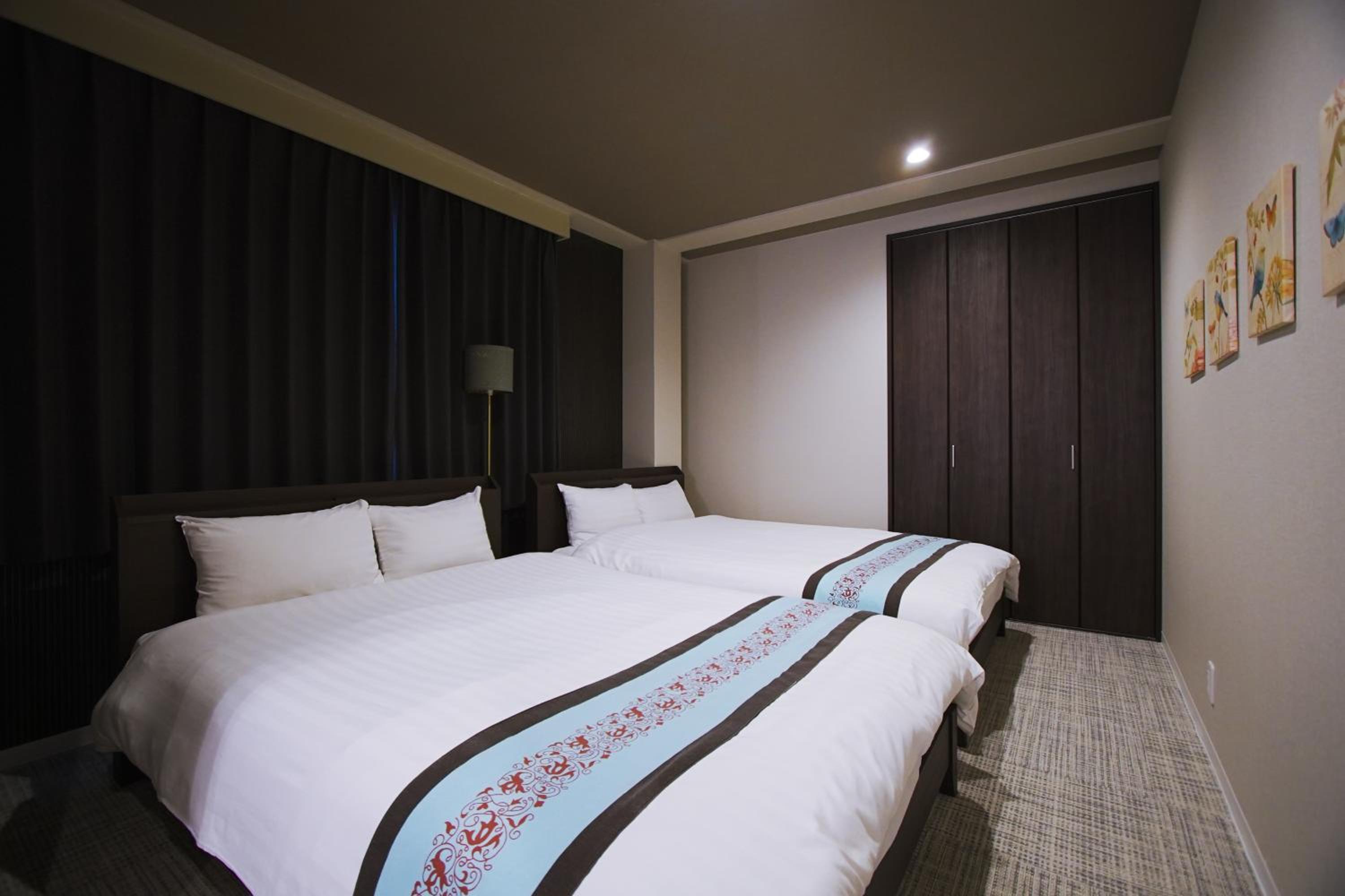 INOVE VILLA OSAKA -118 sqm , 2 Bedrooms , 7 Double Beds , Max 14 ppl- Great Access to USJ & Namba