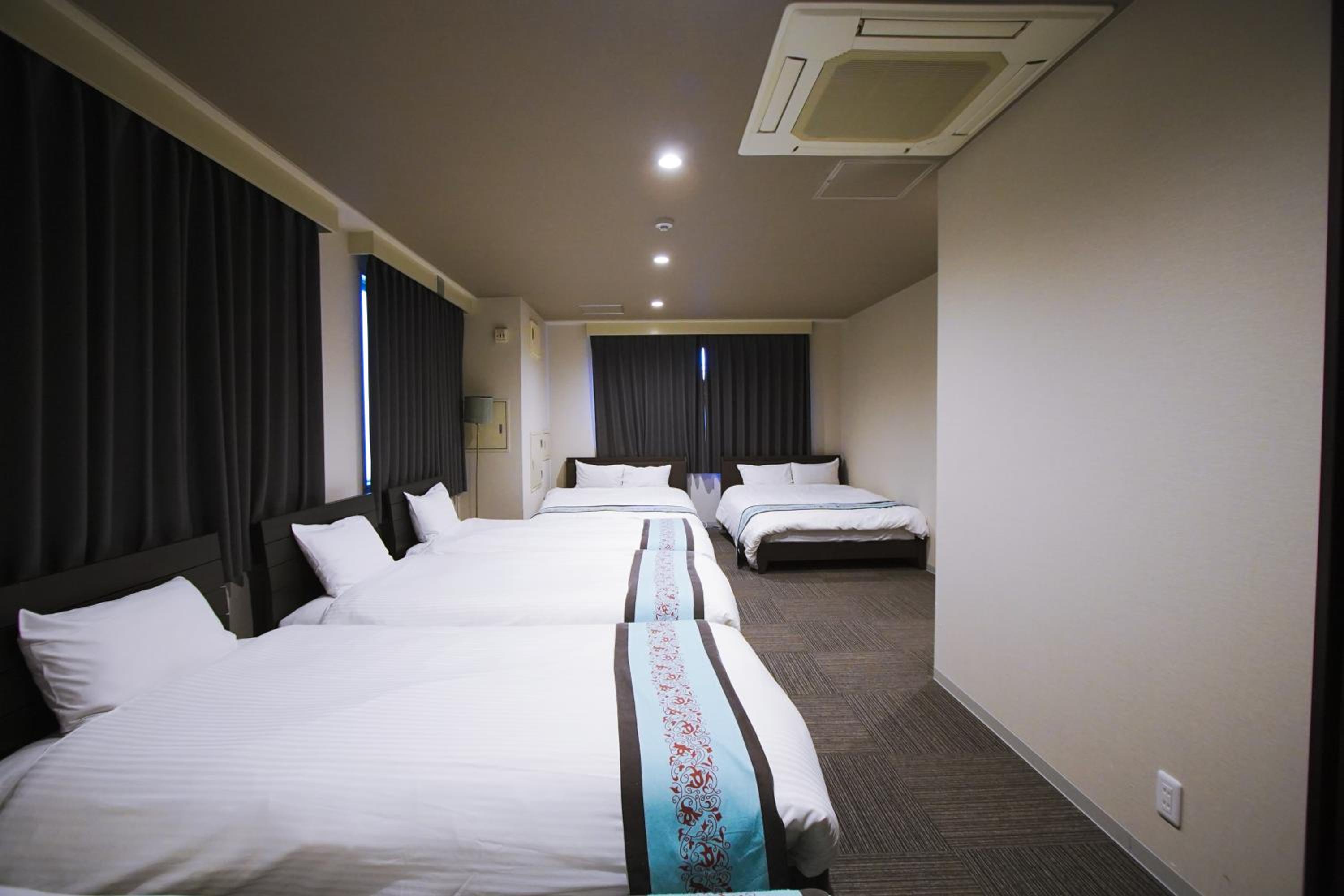 INOVE VILLA OSAKA -118 sqm , 2 Bedrooms , 7 Double Beds , Max 14 ppl- Great Access to USJ & Namba