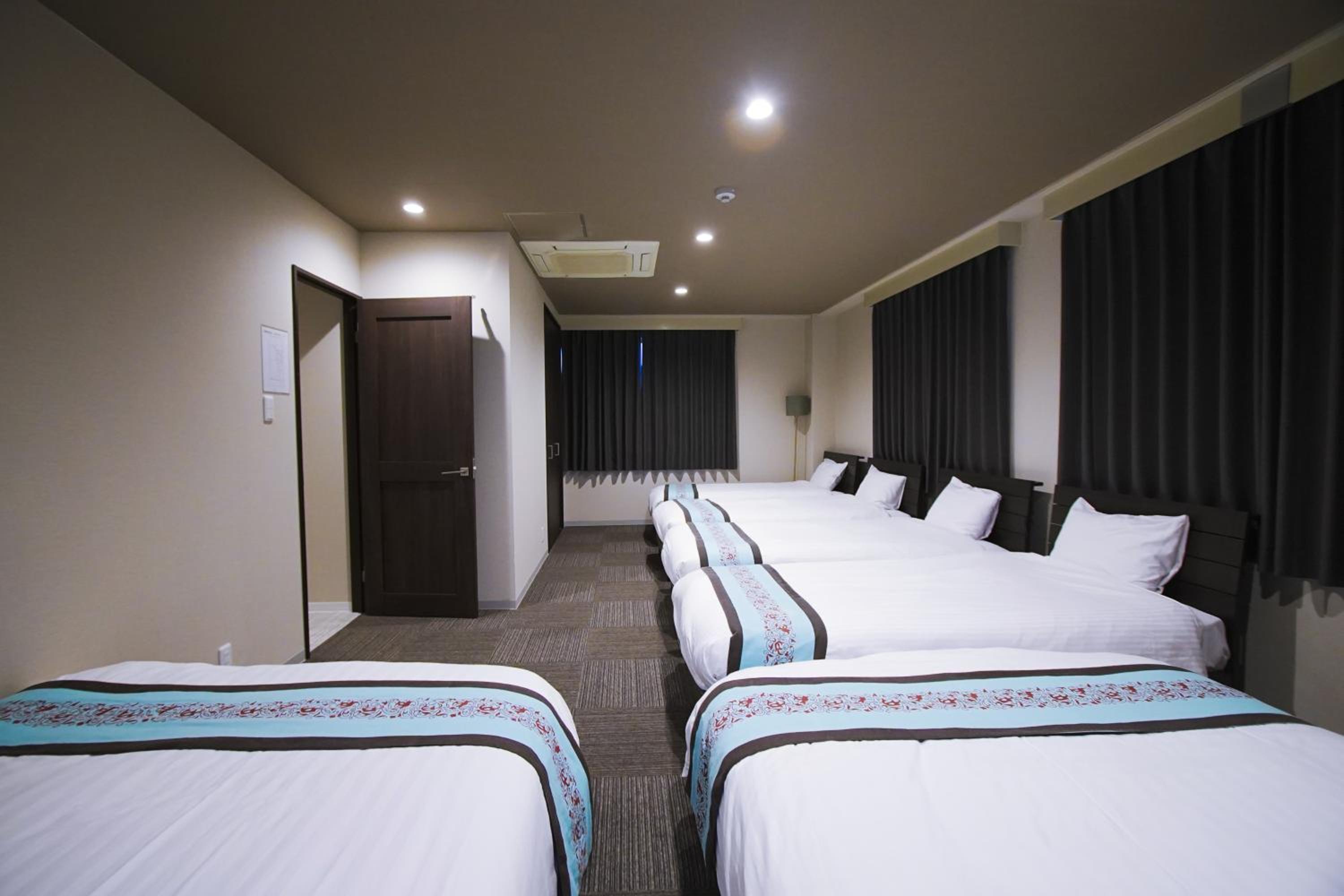 INOVE VILLA OSAKA -118 sqm , 2 Bedrooms , 7 Double Beds , Max 14 ppl- Great Access to USJ & Namba