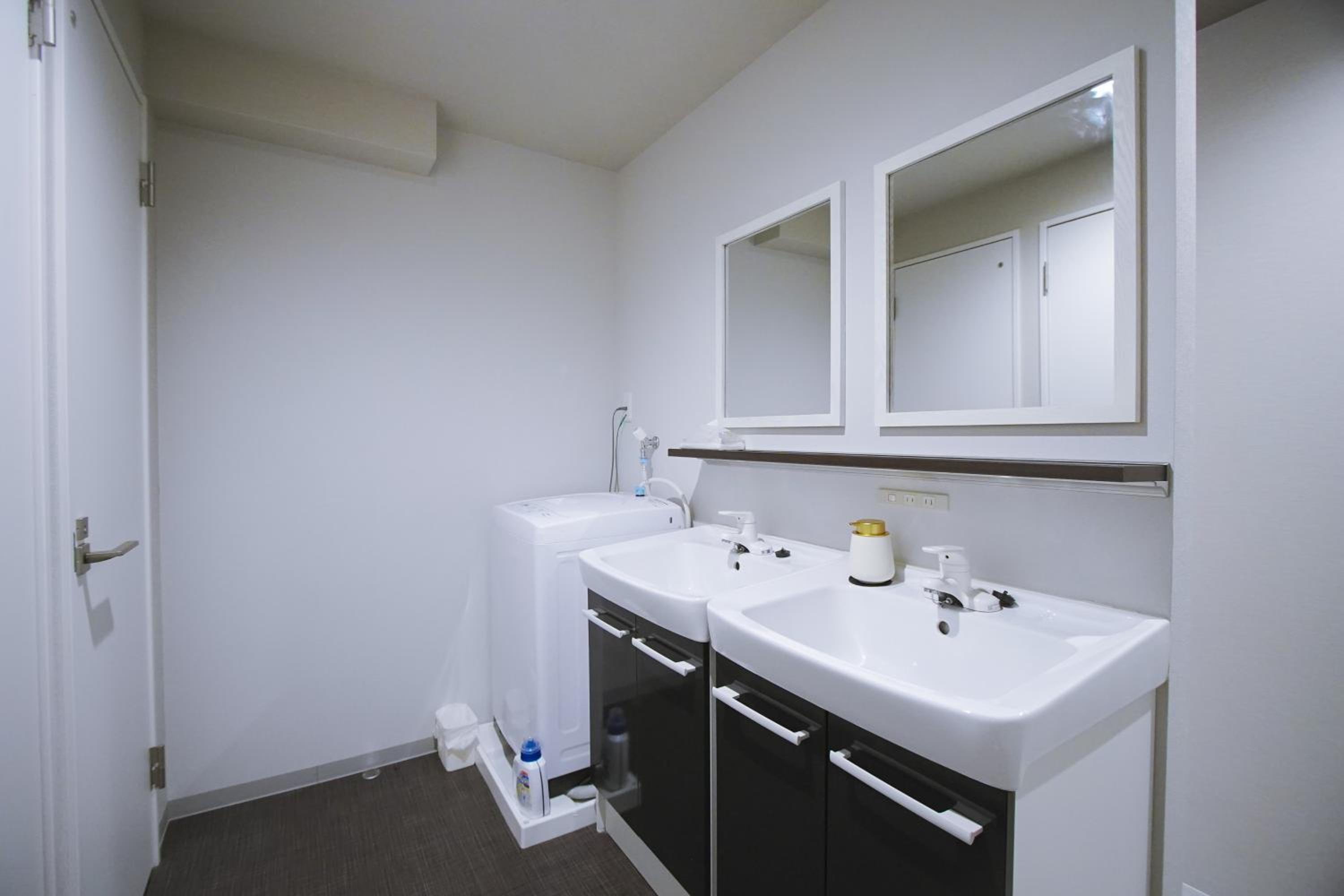 INOVE VILLA OSAKA -118 sqm , 2 Bedrooms , 7 Double Beds , Max 14 ppl- Great Access to USJ & Namba