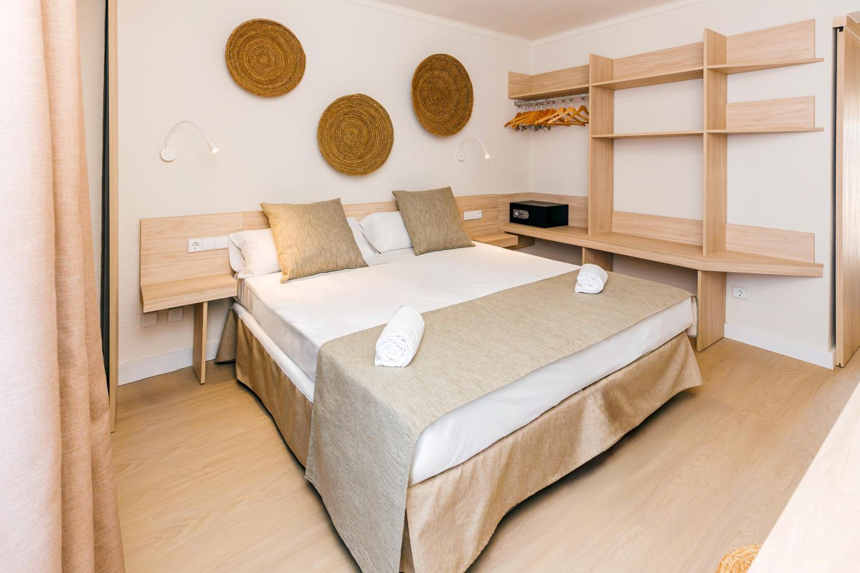 Cala Ratjada Vacations - HOTEL ALONDRA - Property Image 3