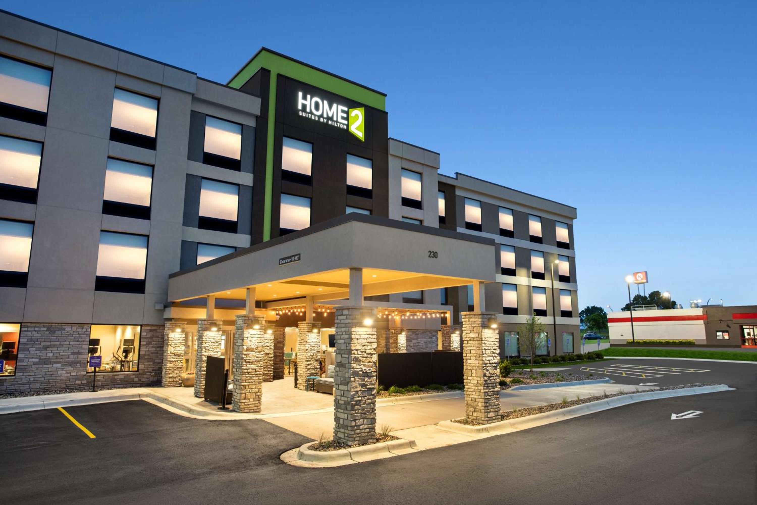 Hotel Home2 Suites By Hilton Owatonna - Image 1
