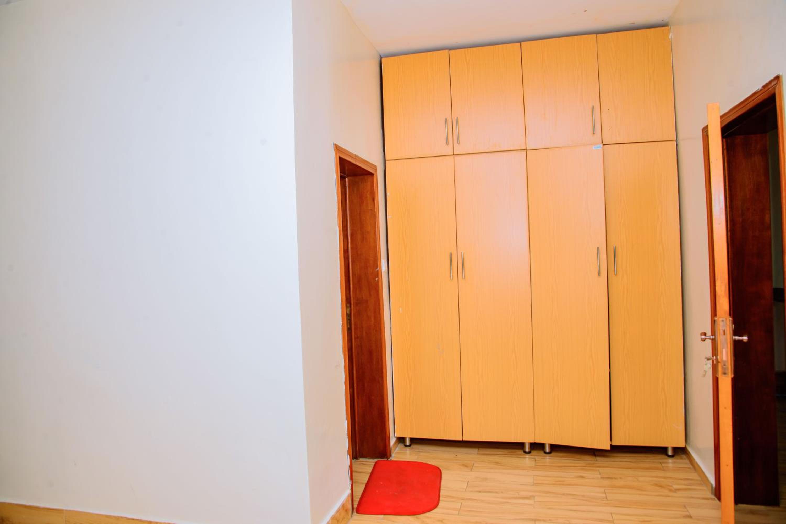 Diplomat Apartments Rugando view 4