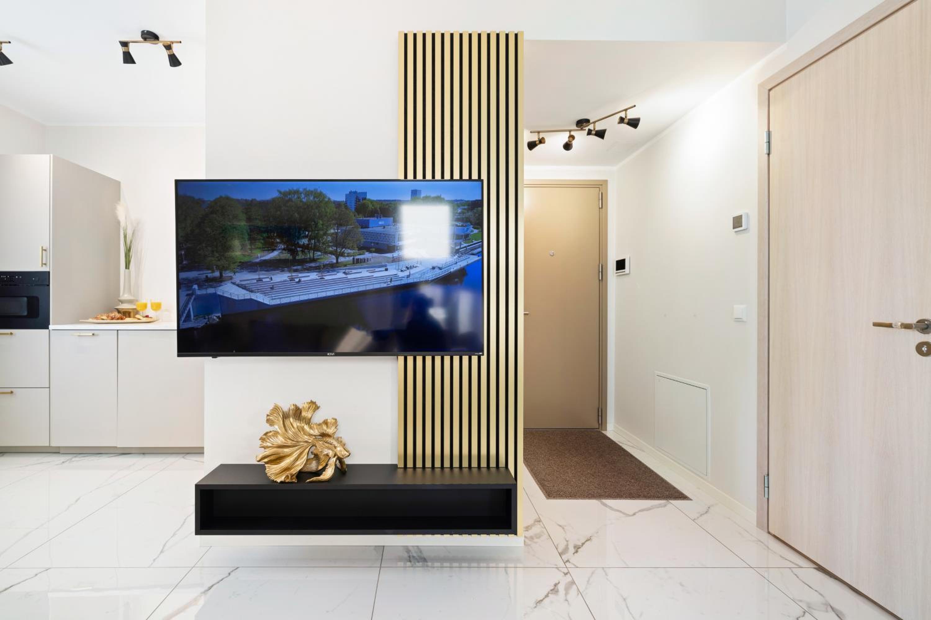 F-Apartments - River view, Contactless view 5