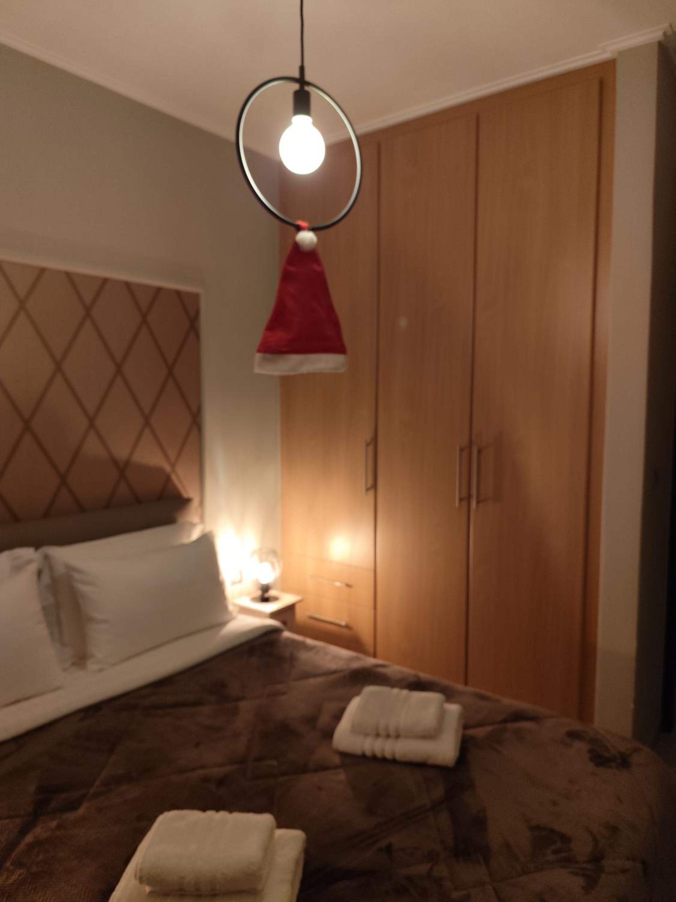 Mary's Modern and Elegant apartment photo 5