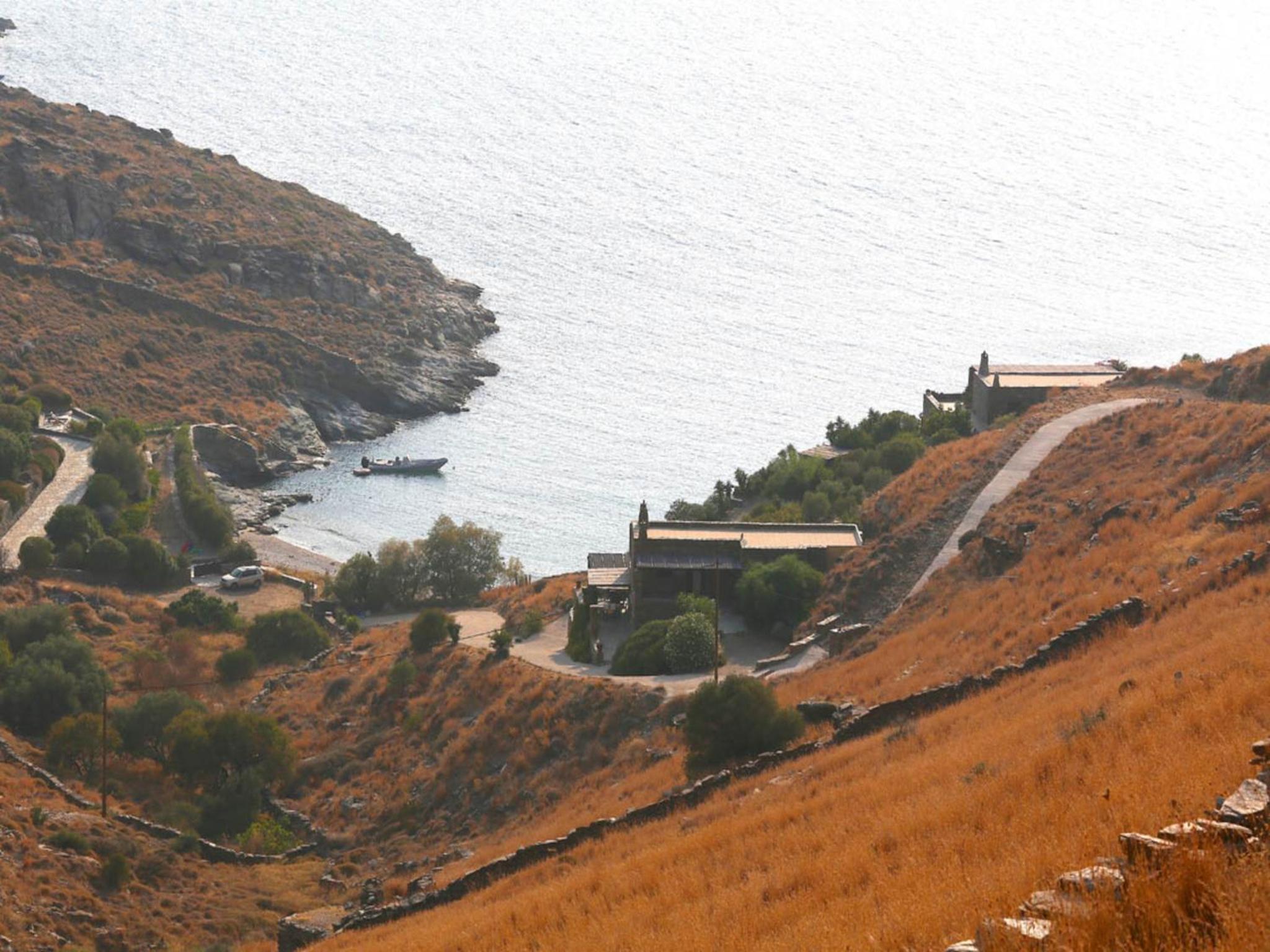Charming seafront apartment in Kea