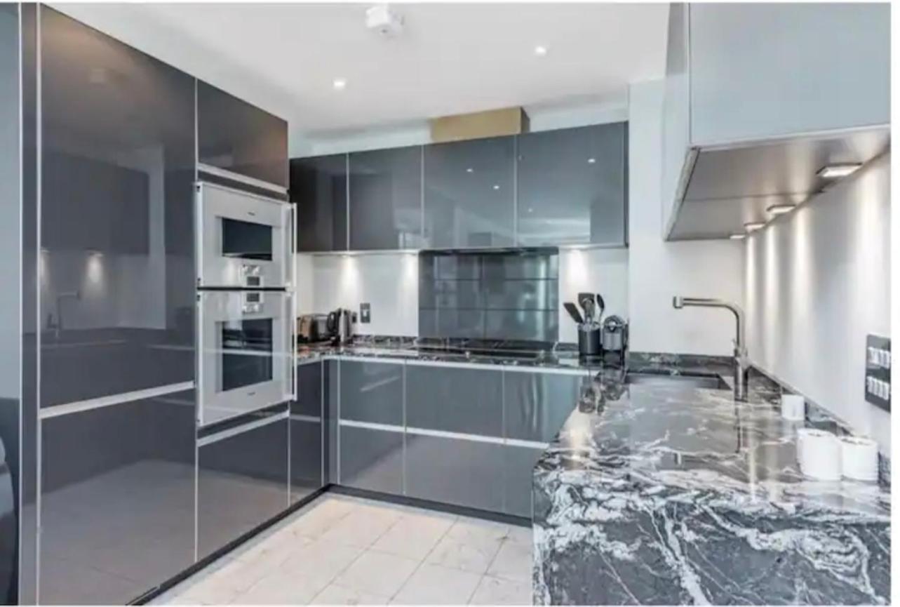 Luxury Apartment Riverside