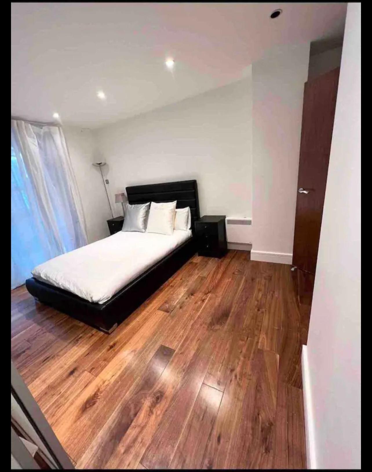 Luxury Apartment Riverside