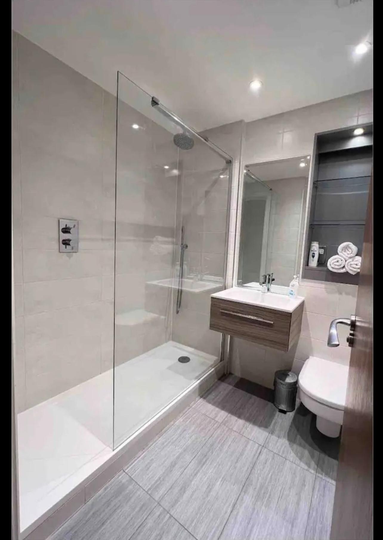 Luxury Apartment Riverside