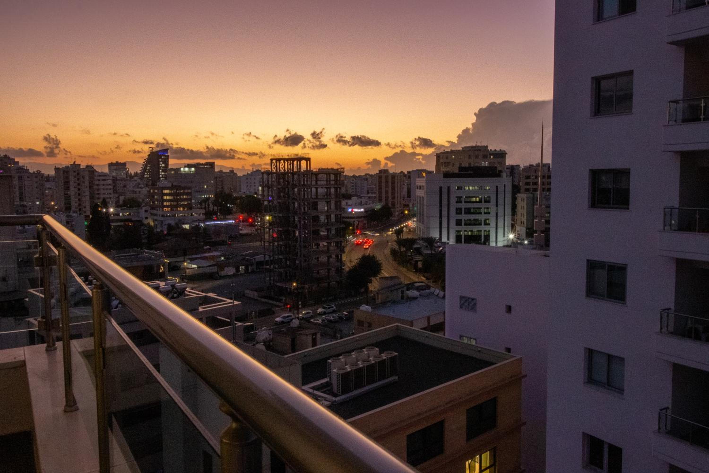 Top Floor Gem: 3BR, Huge Veranda