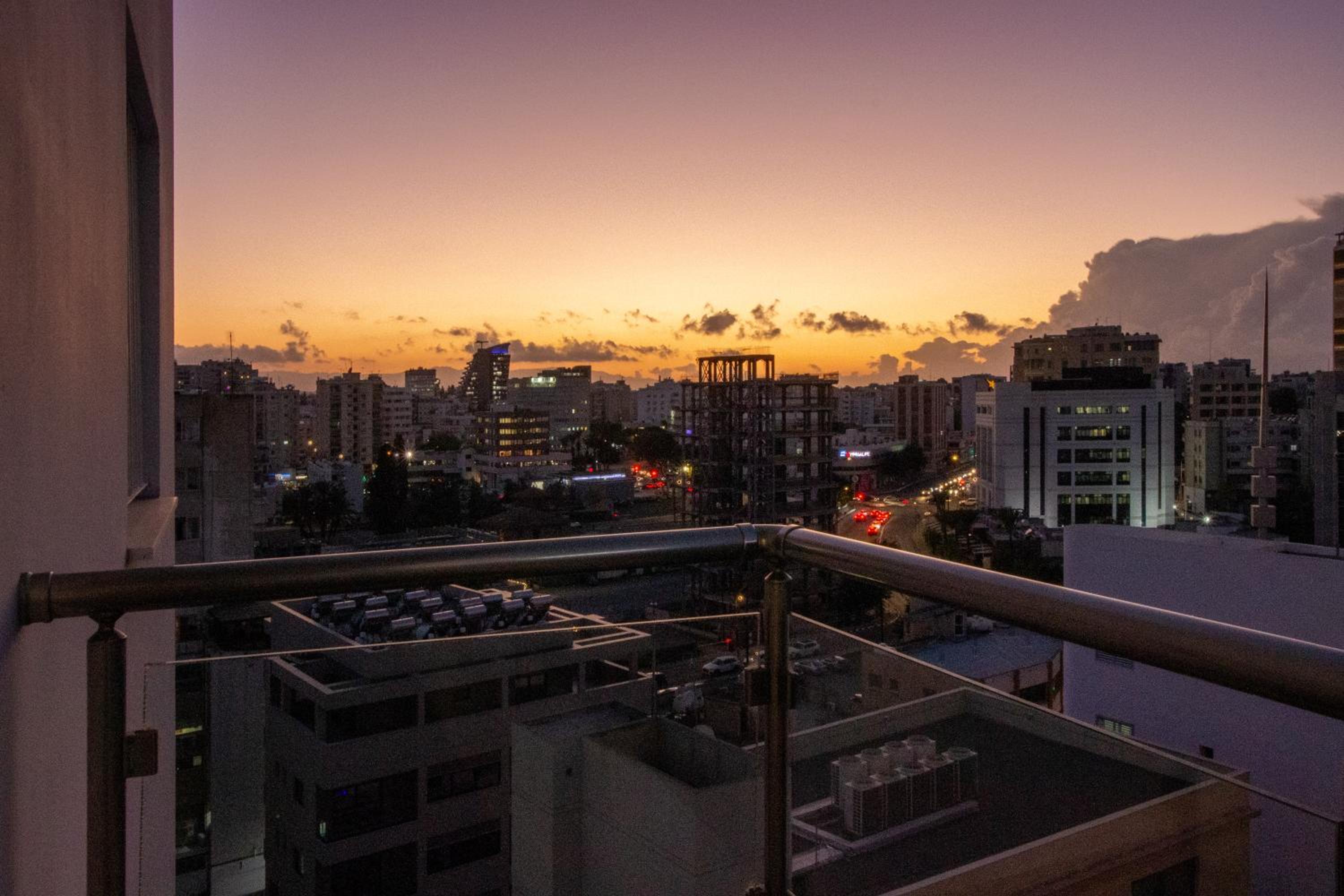 Top Floor Gem: 3BR, Huge Veranda
