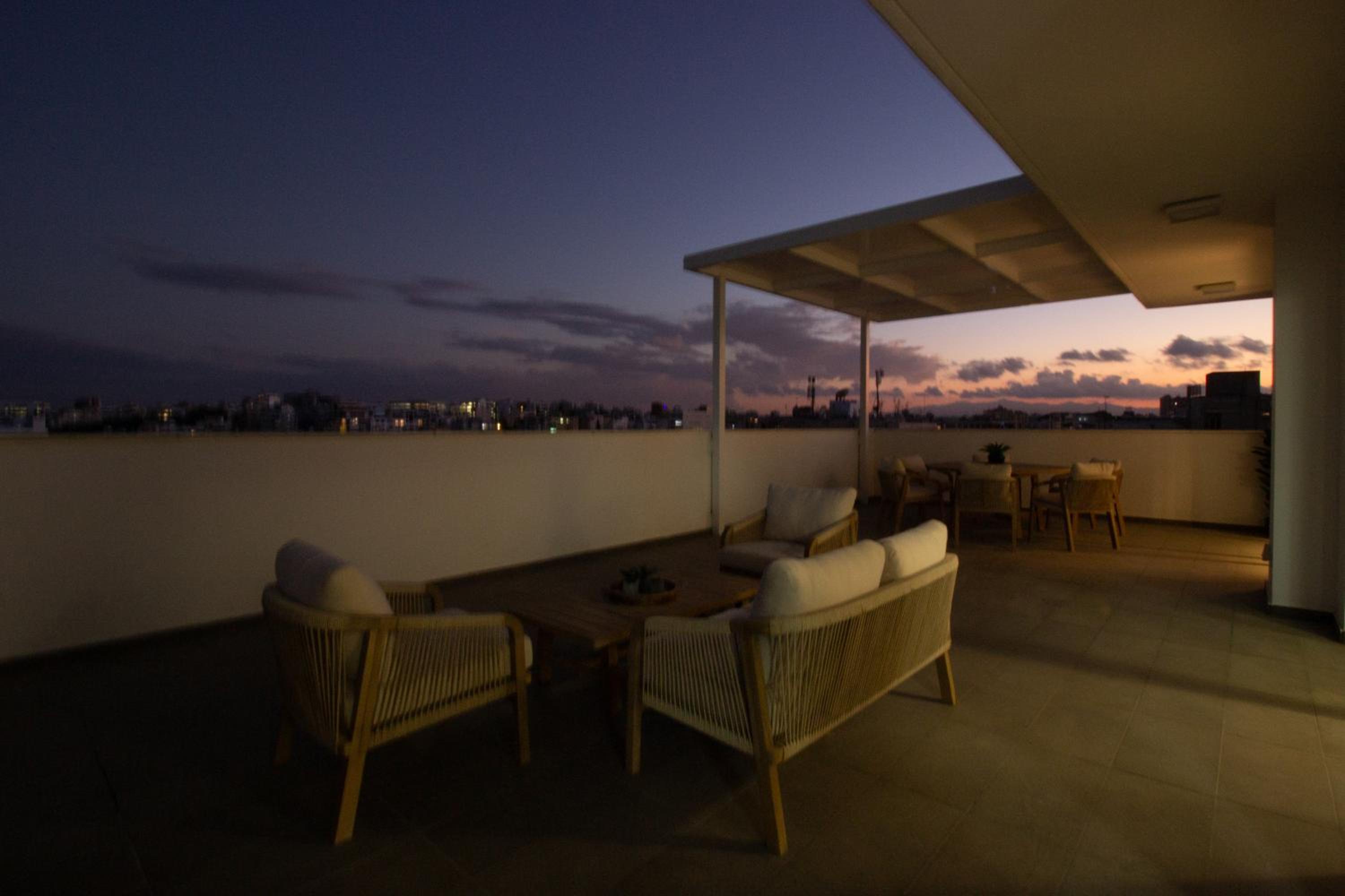 Top Floor Gem: 3BR, Huge Veranda