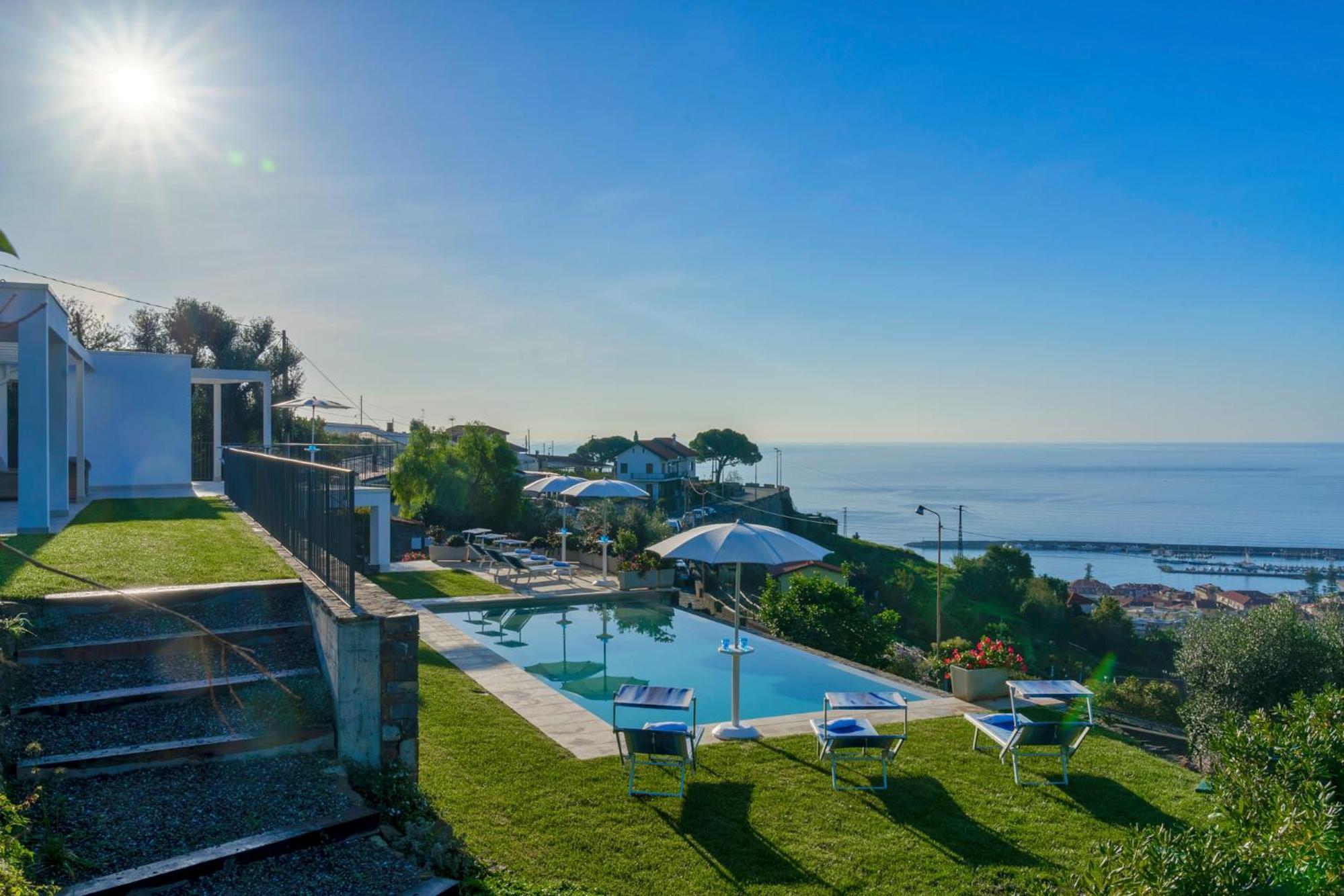 VILLA GIOIA 8, Emma Villas view 2