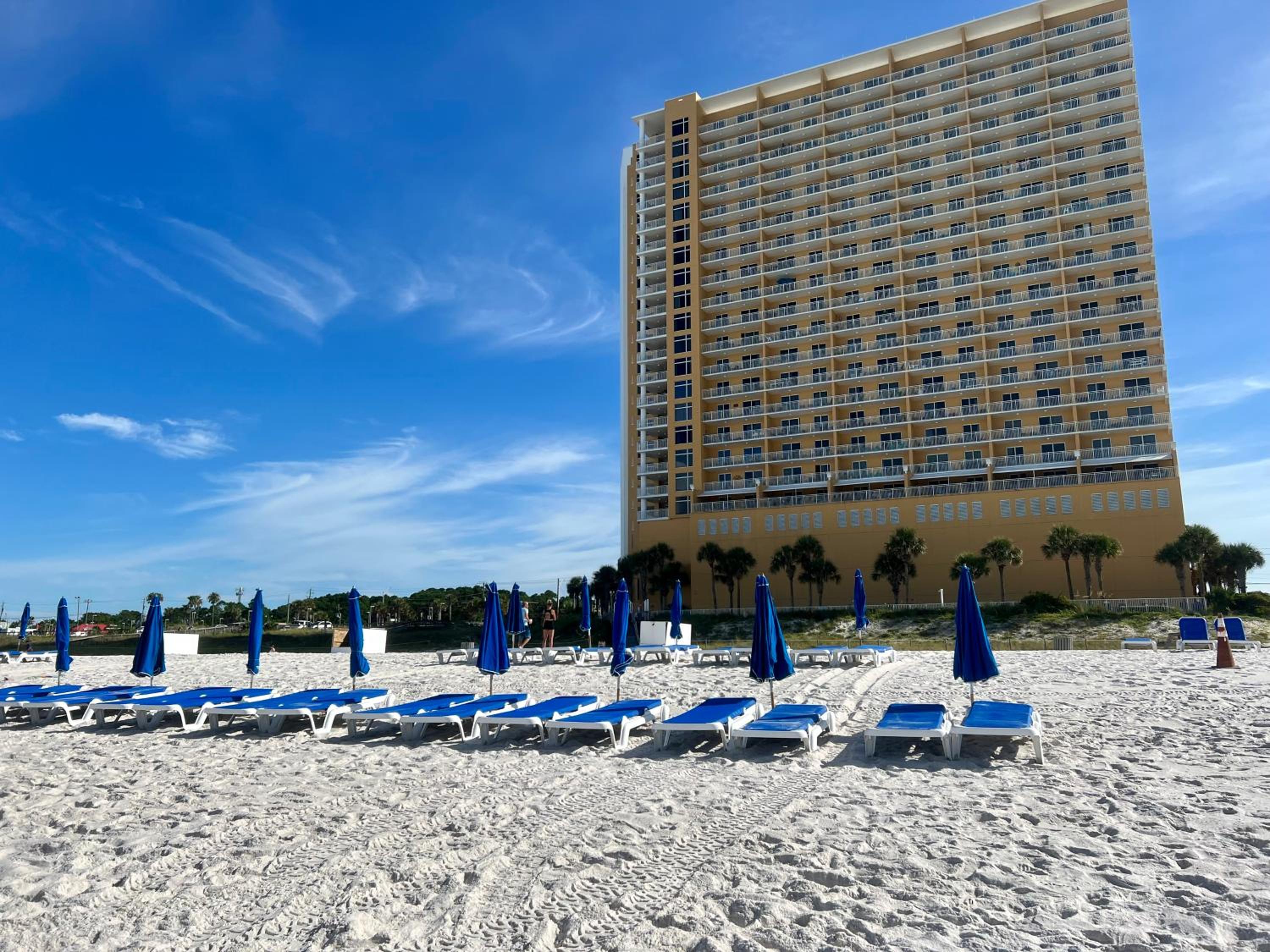 Hotel Sterling Reef 603