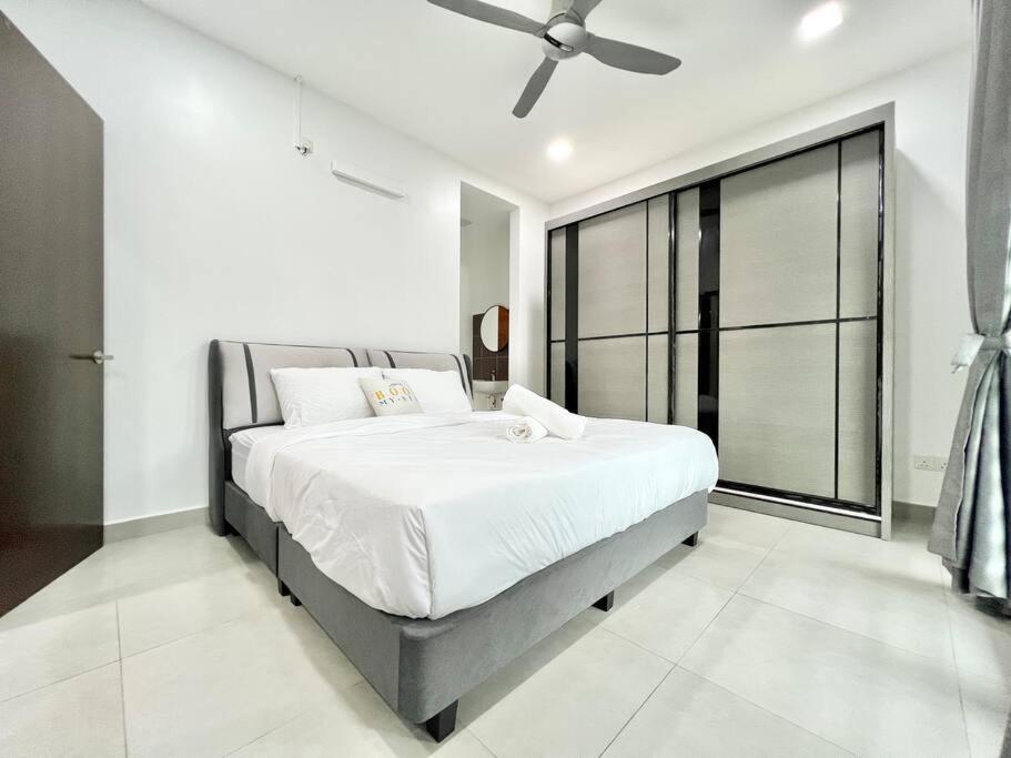 Skudai Sutera Luxury Holiday Villa 10 pax 4 bedrooms photo 5