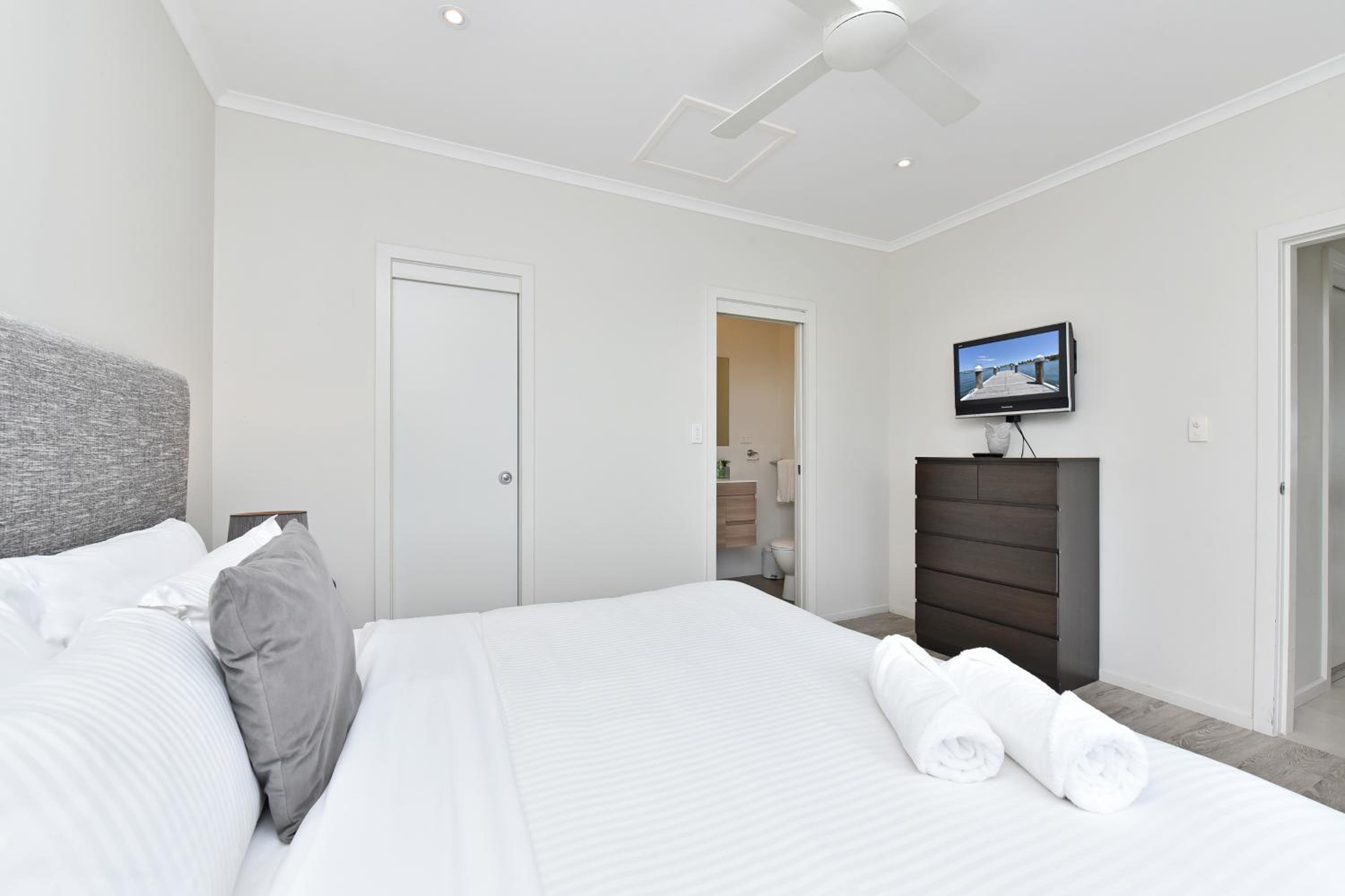 Caves Beach Villa Bombora