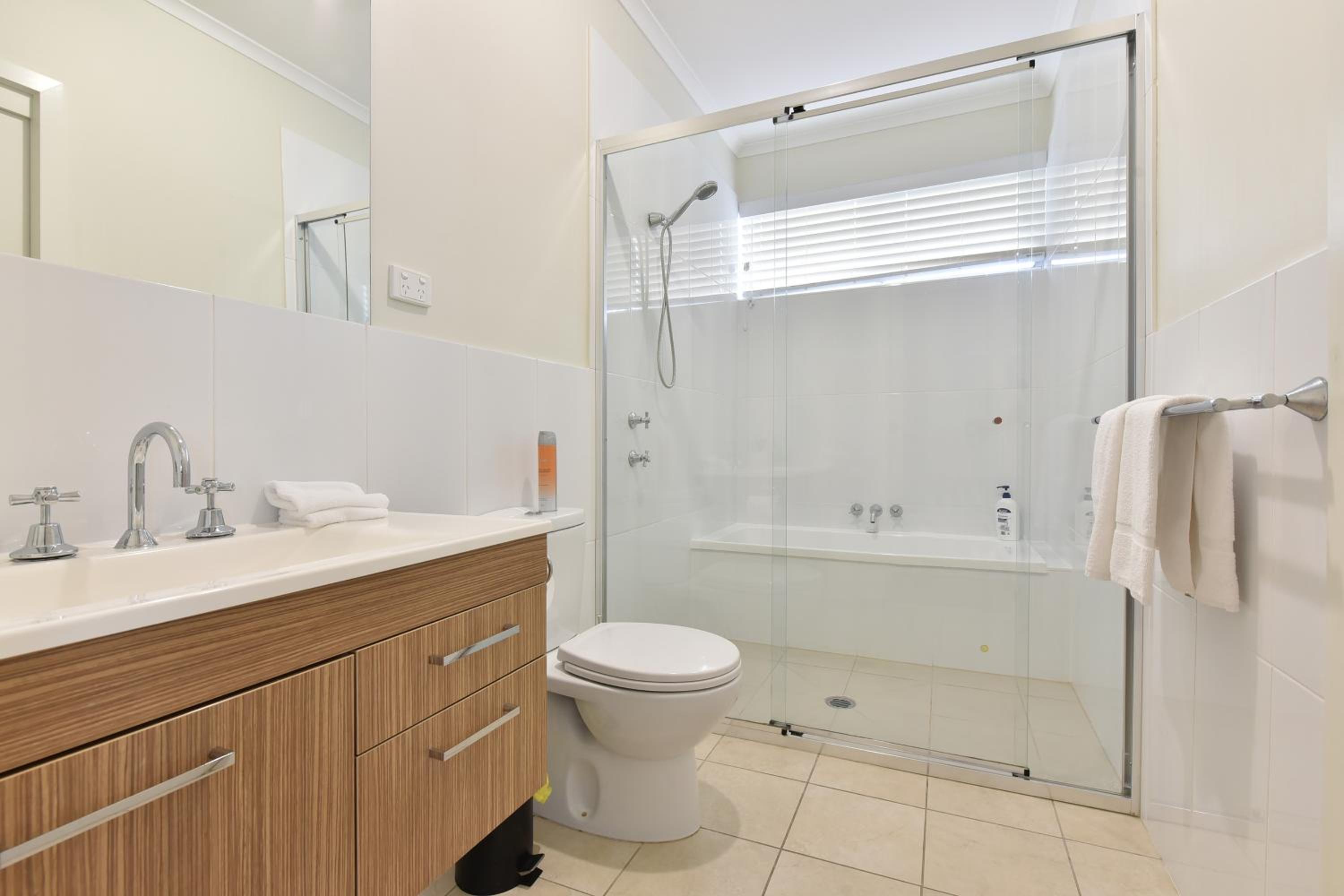 Caves Beach Villa Bombora