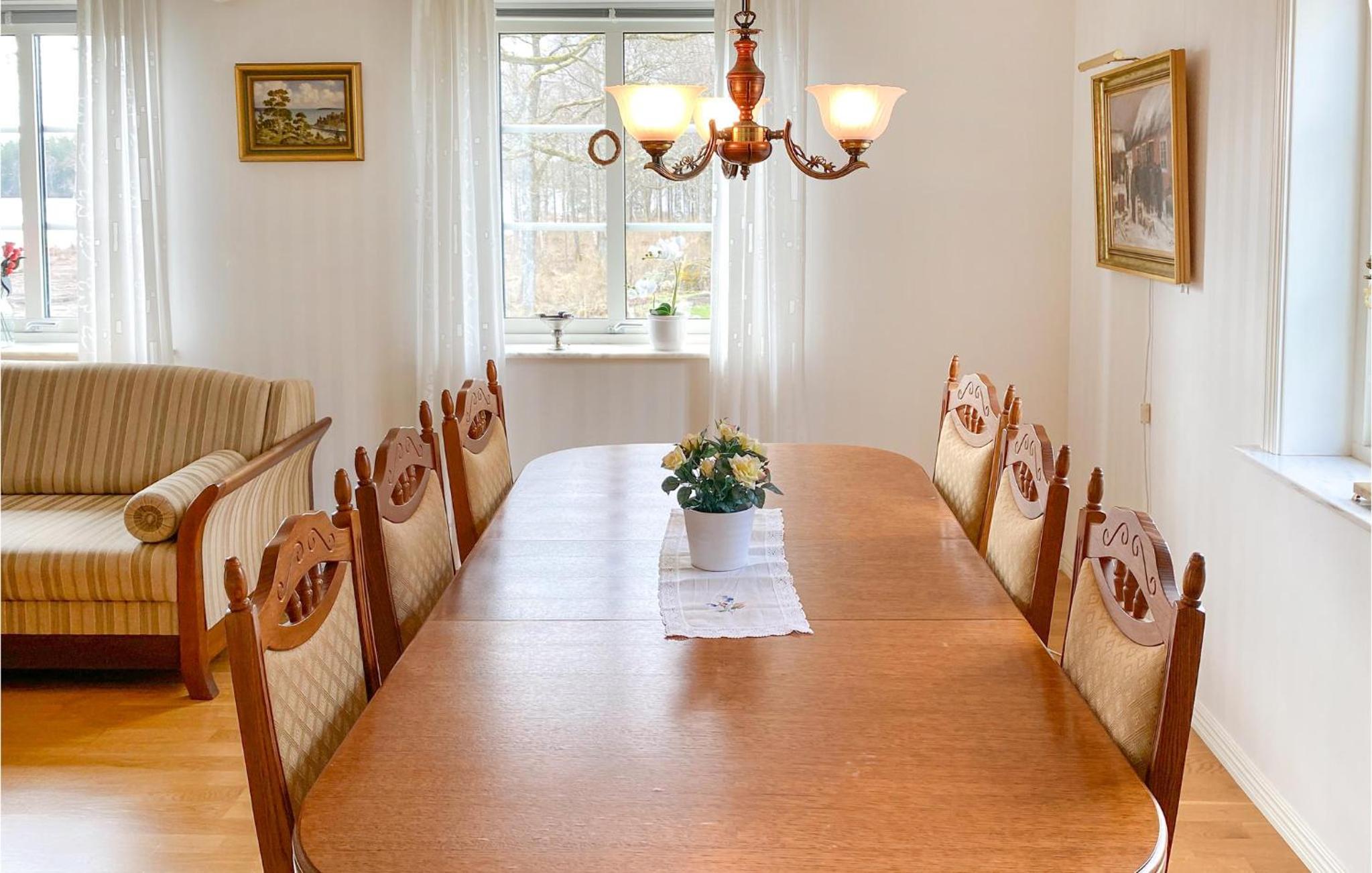 3 Bedroom Cozy Home In Unnaryd view 4