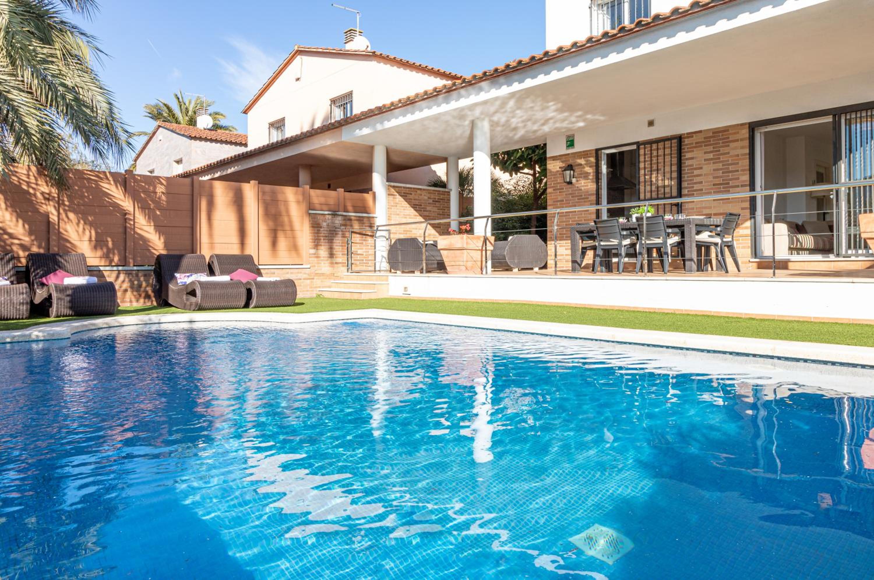 Jouvacations Villa Sun Pani