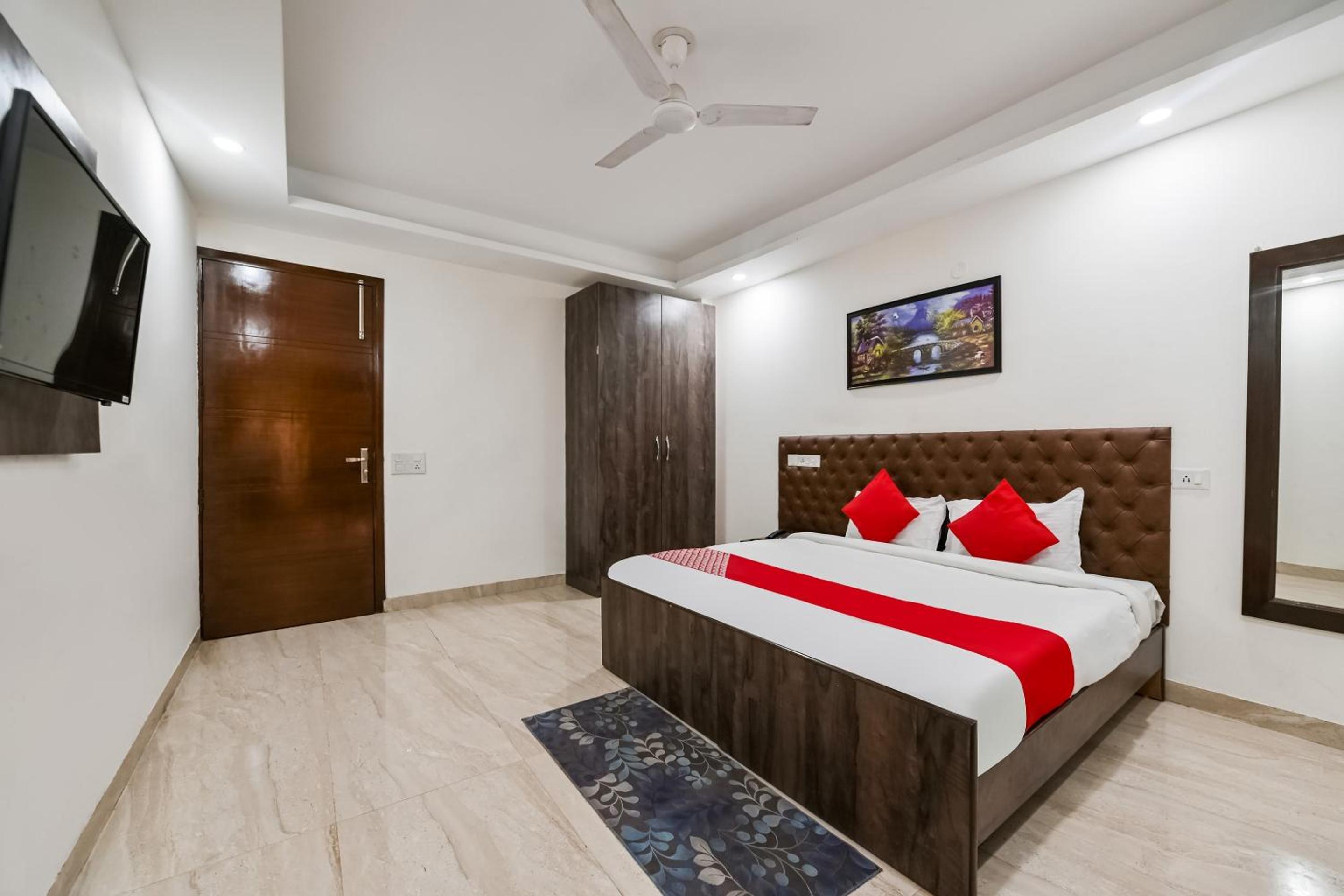 Hotel O Premium Rooms Chhatarpur view 4