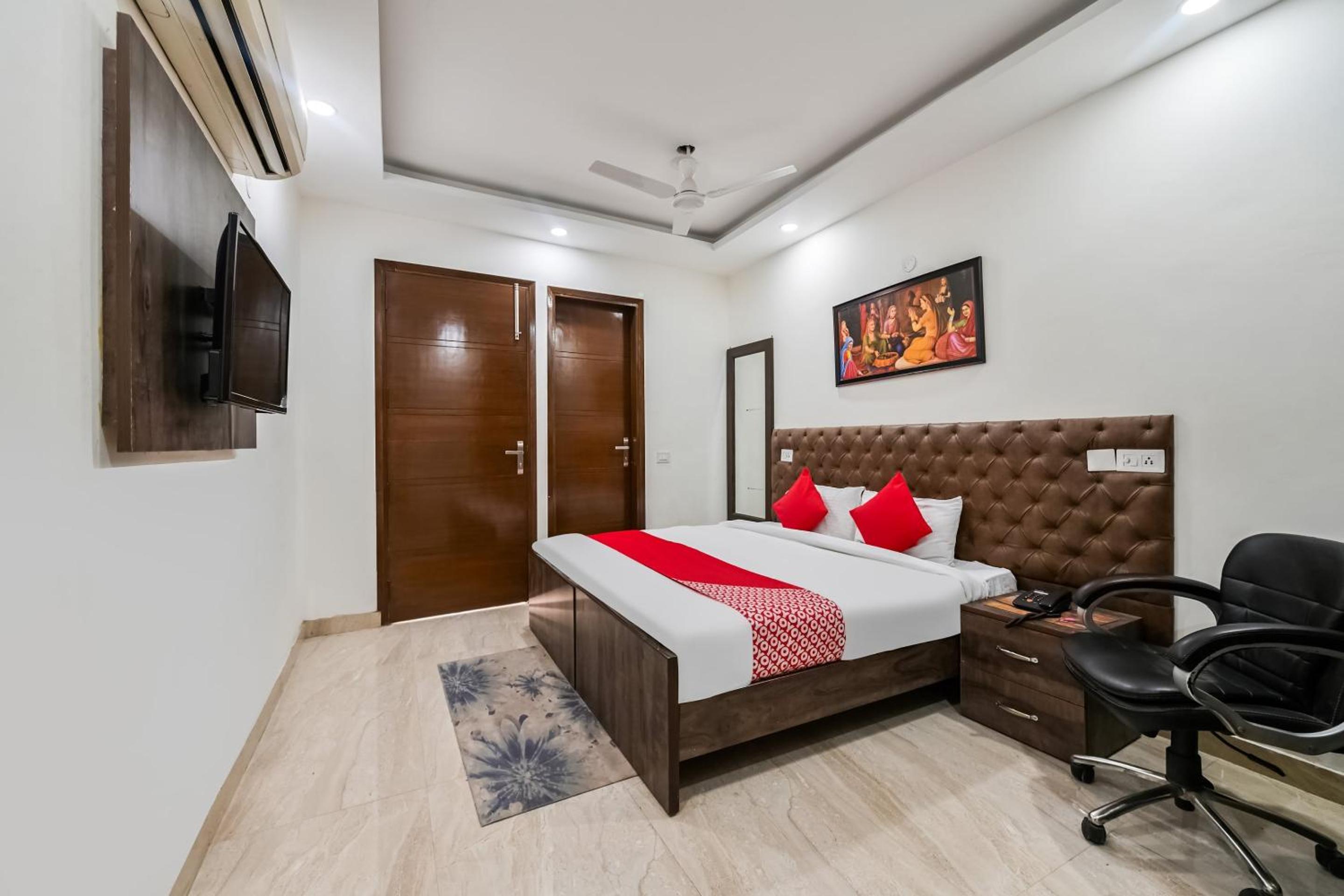 Hotel O Premium Rooms Chhatarpur view 2
