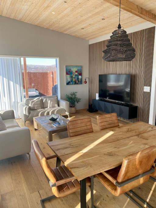 Prime Location-Golden Circle 3 Bedrooms