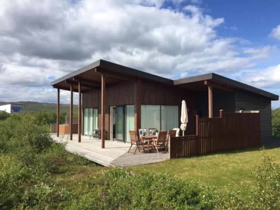 Prime Location-Golden Circle 3 Bedrooms