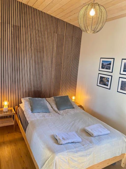 Prime Location-Golden Circle 3 Bedrooms