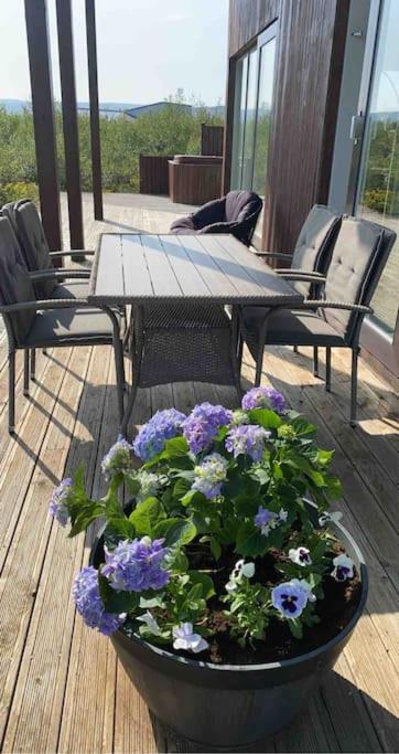 Prime Location-Golden Circle 3 Bedrooms