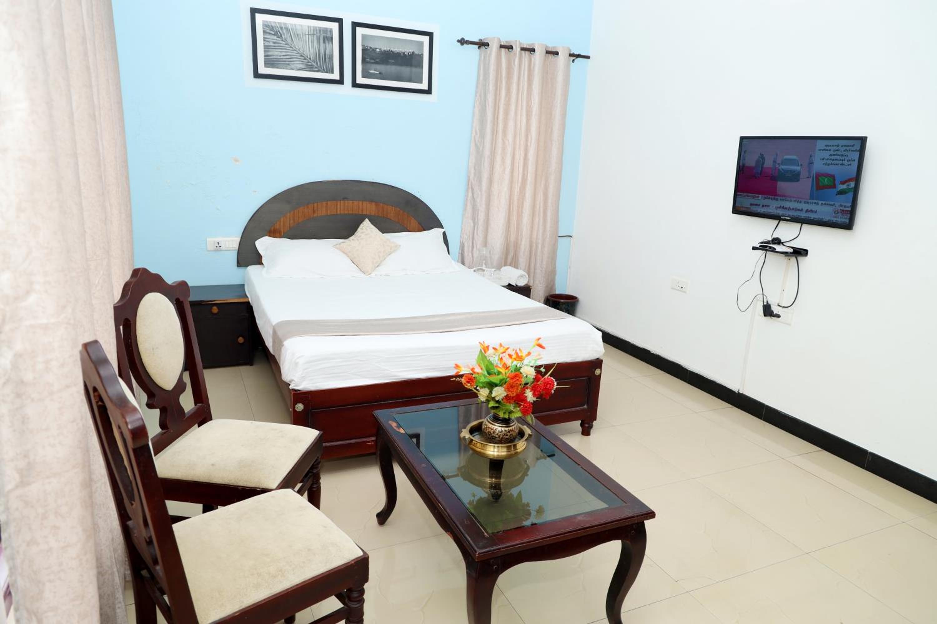 Elk Hill Palace view 4