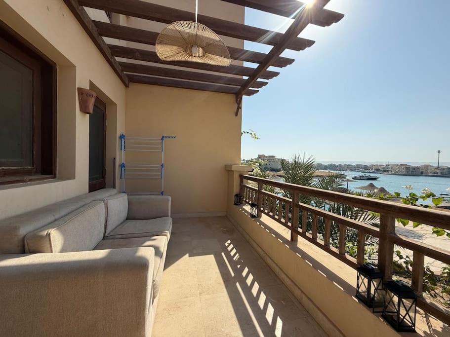 The Charming Beachfront Retreat in Fanadir
