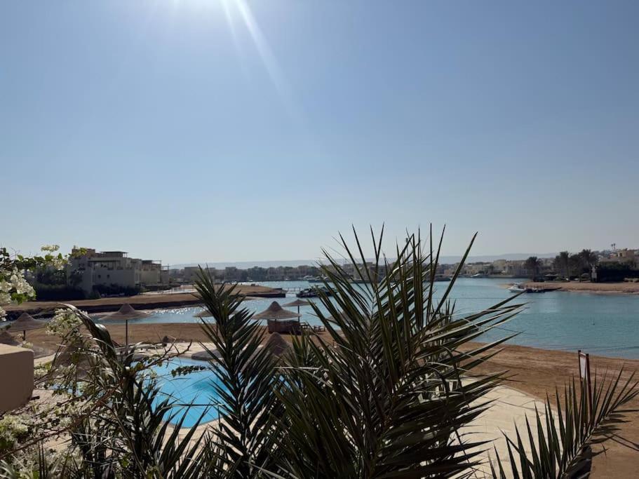 The Charming Beachfront Retreat in Fanadir