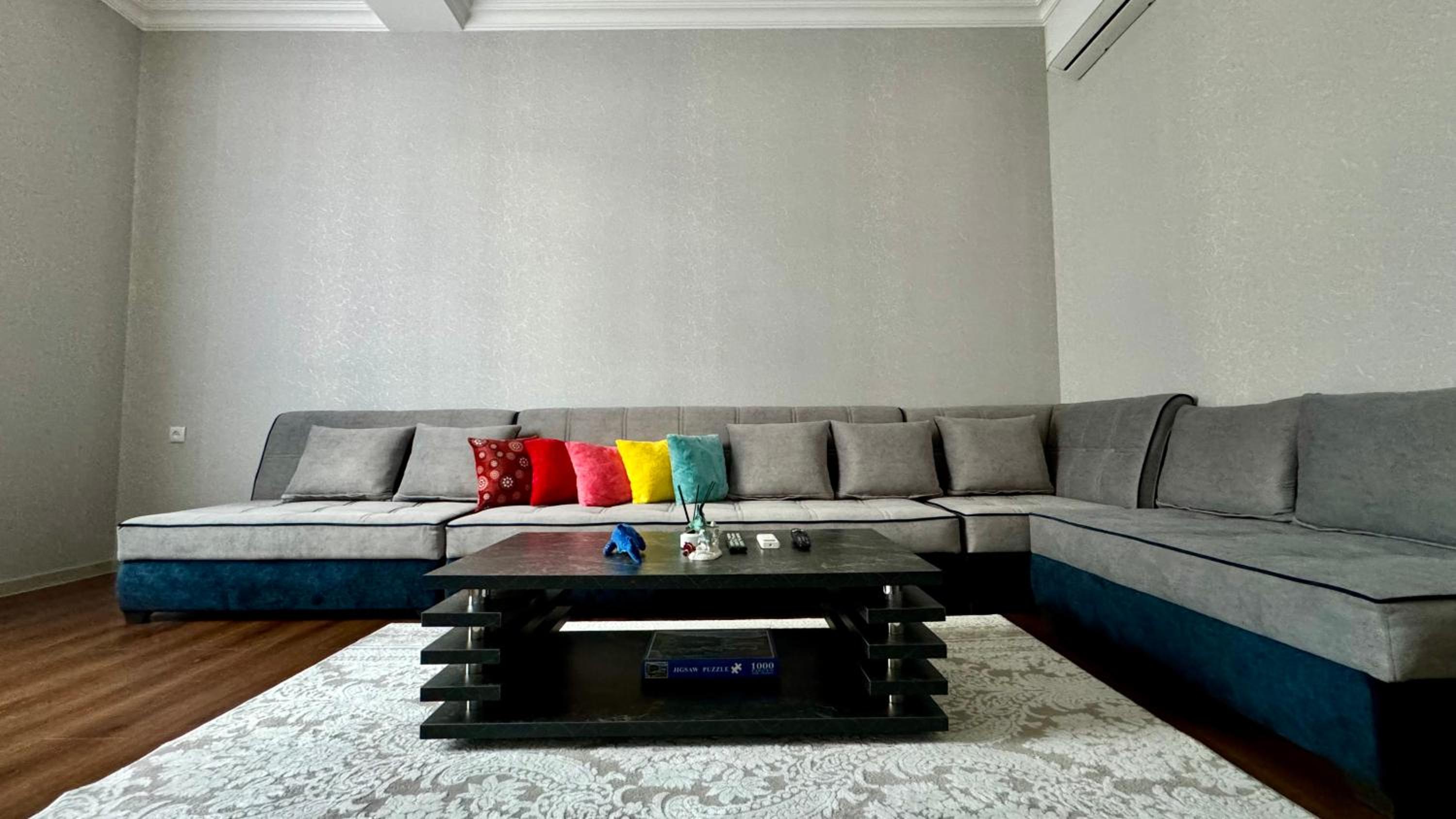 2-room Retreat Apartments Askia view 4