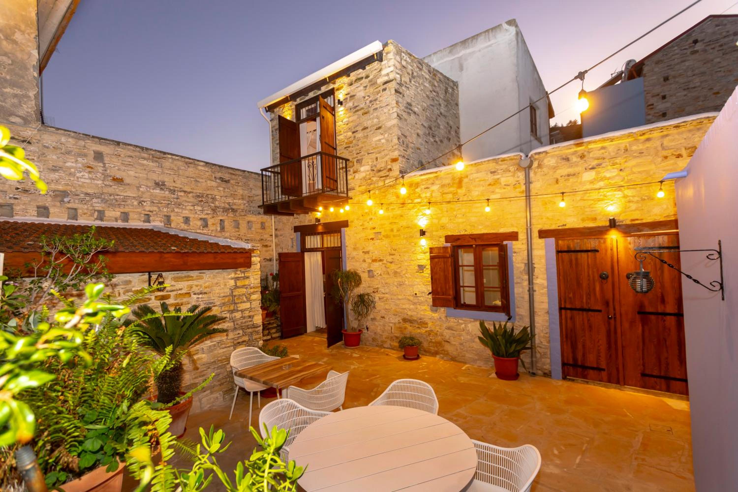 Kozakos Luxury House view 5