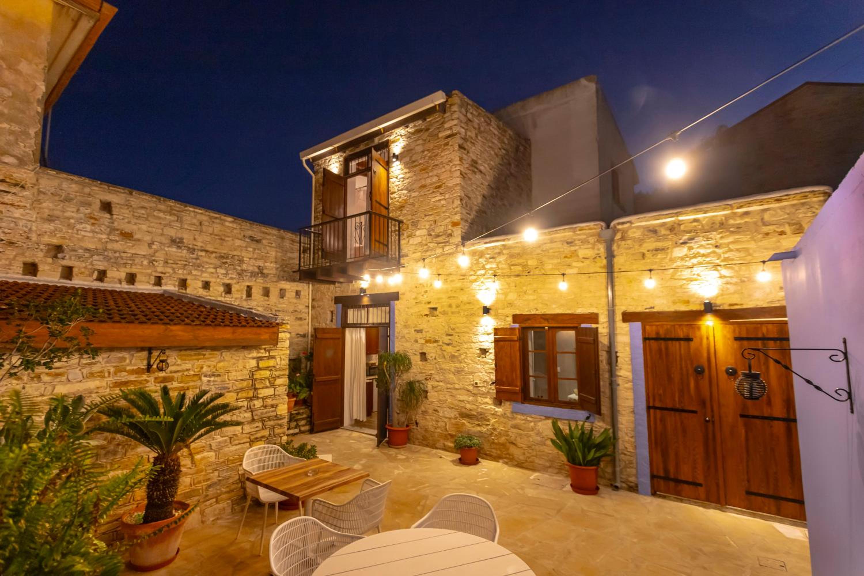 Hotel Kozakos Luxury House - Image 1