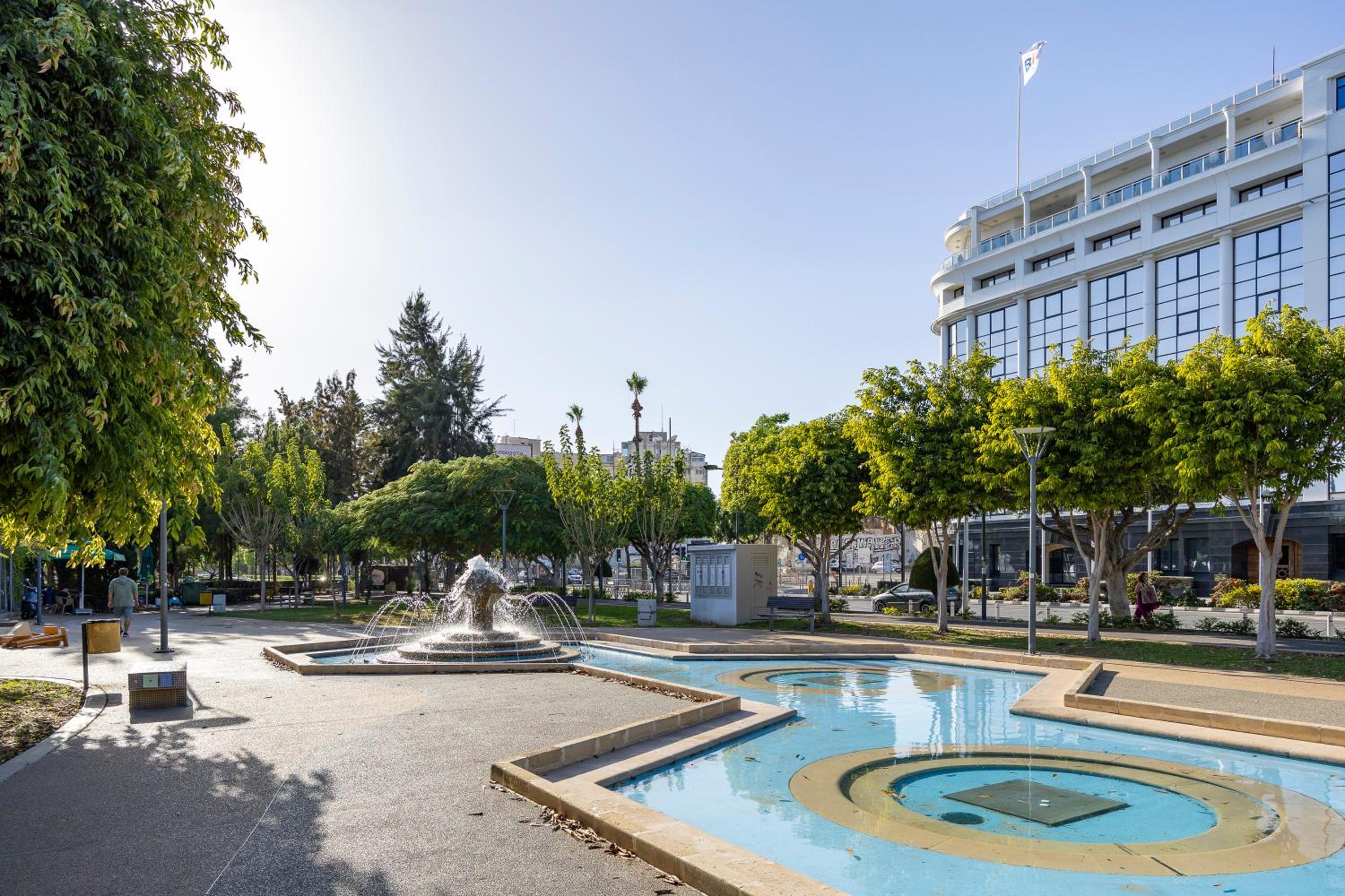 74 Prokymea- Steps from the Sea, Downtown, Balcony