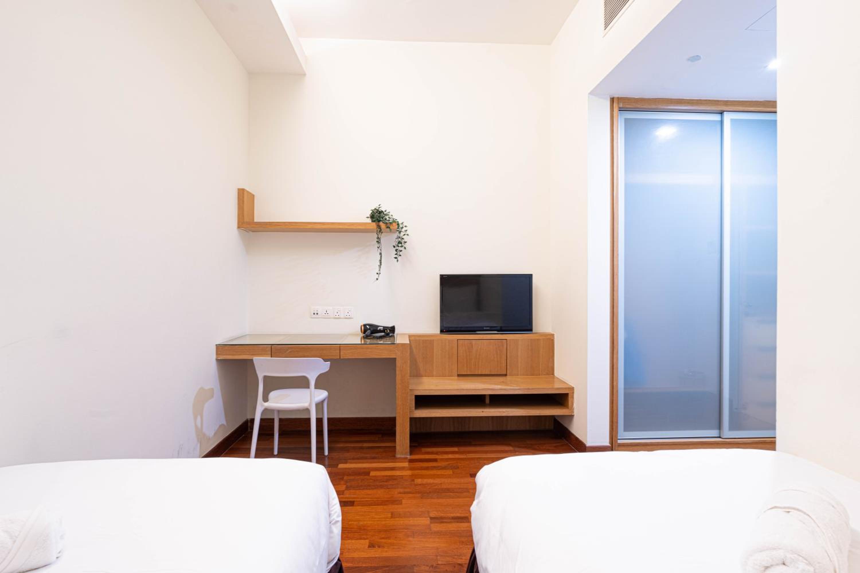 400m to KLCC Bukit Bintang Pavillion KLCC LRT walking distance Lot 163 Zenglo