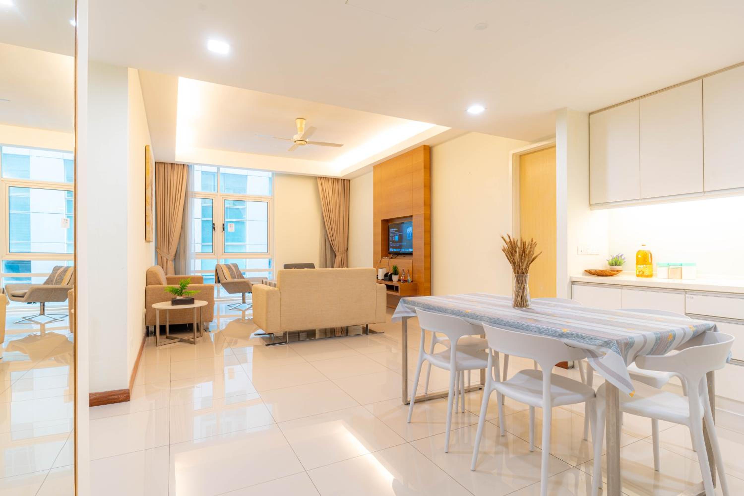 400m to KLCC Bukit Bintang Pavillion KLCC LRT walking distance Lot 163 Zenglo