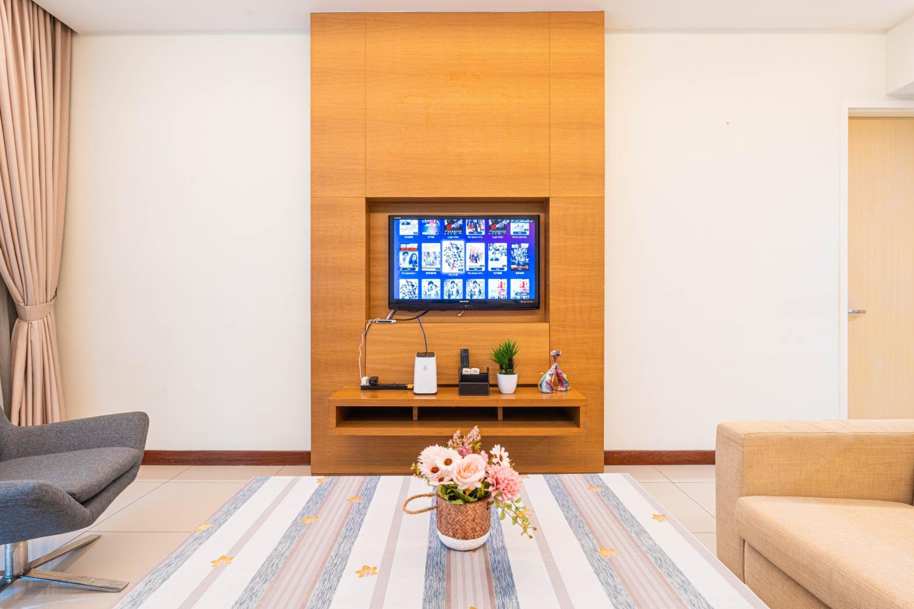 400m to KLCC Bukit Bintang Pavillion KLCC LRT walking distance Lot 163 Zenglo