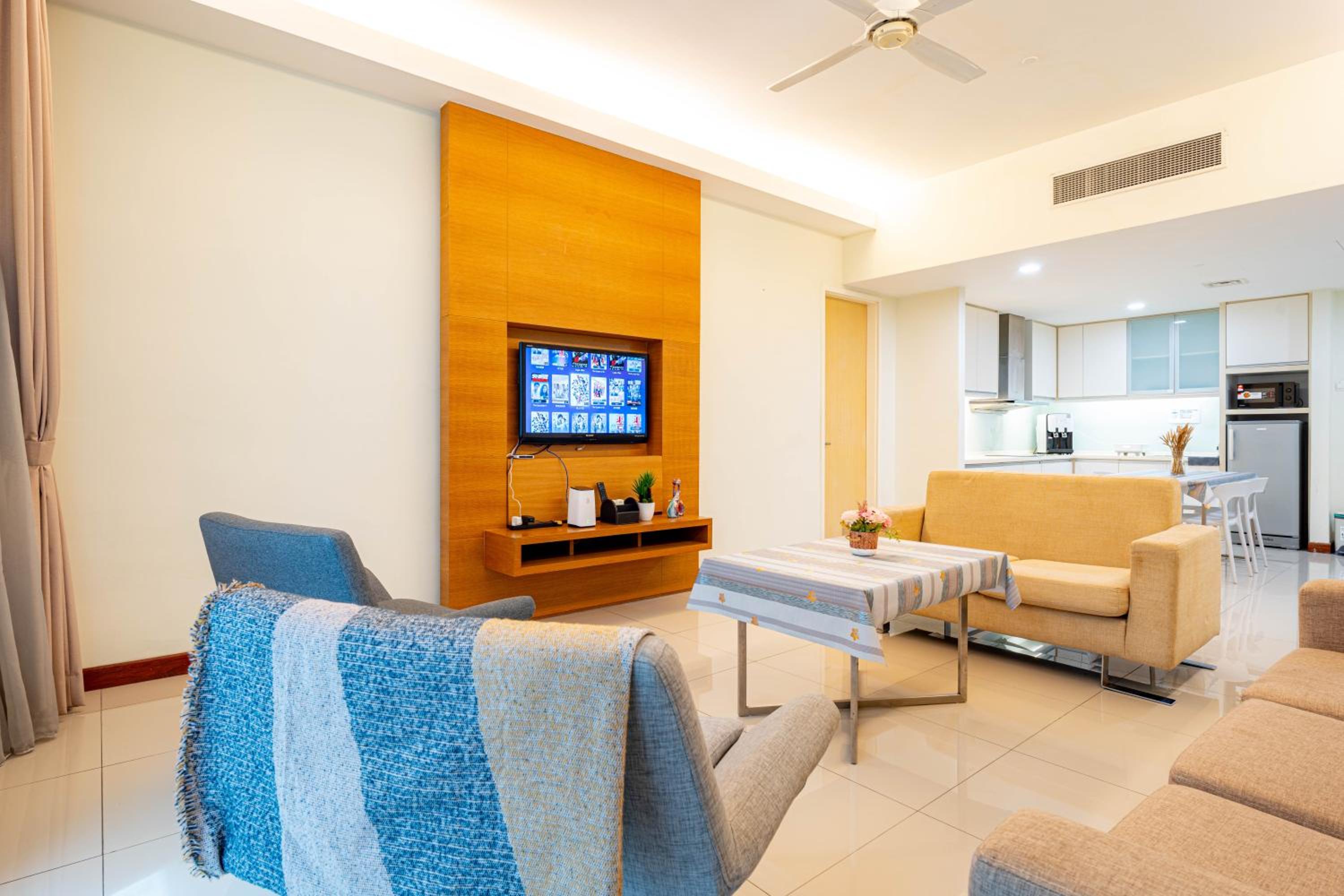 400m to KLCC Bukit Bintang Pavillion KLCC LRT walking distance Lot 163 Zenglo