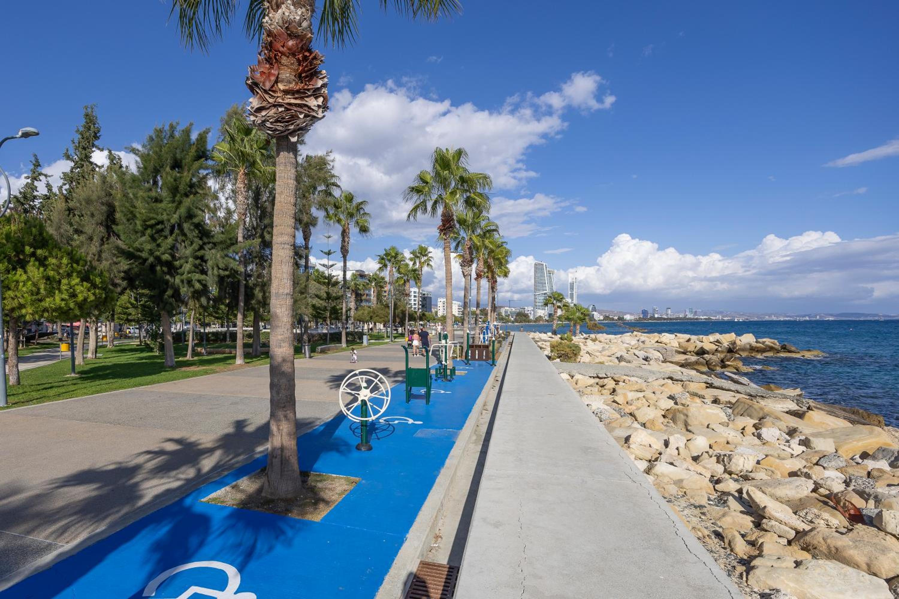 75 Prokymea- Steps from the Sea, Downtown, Balcony