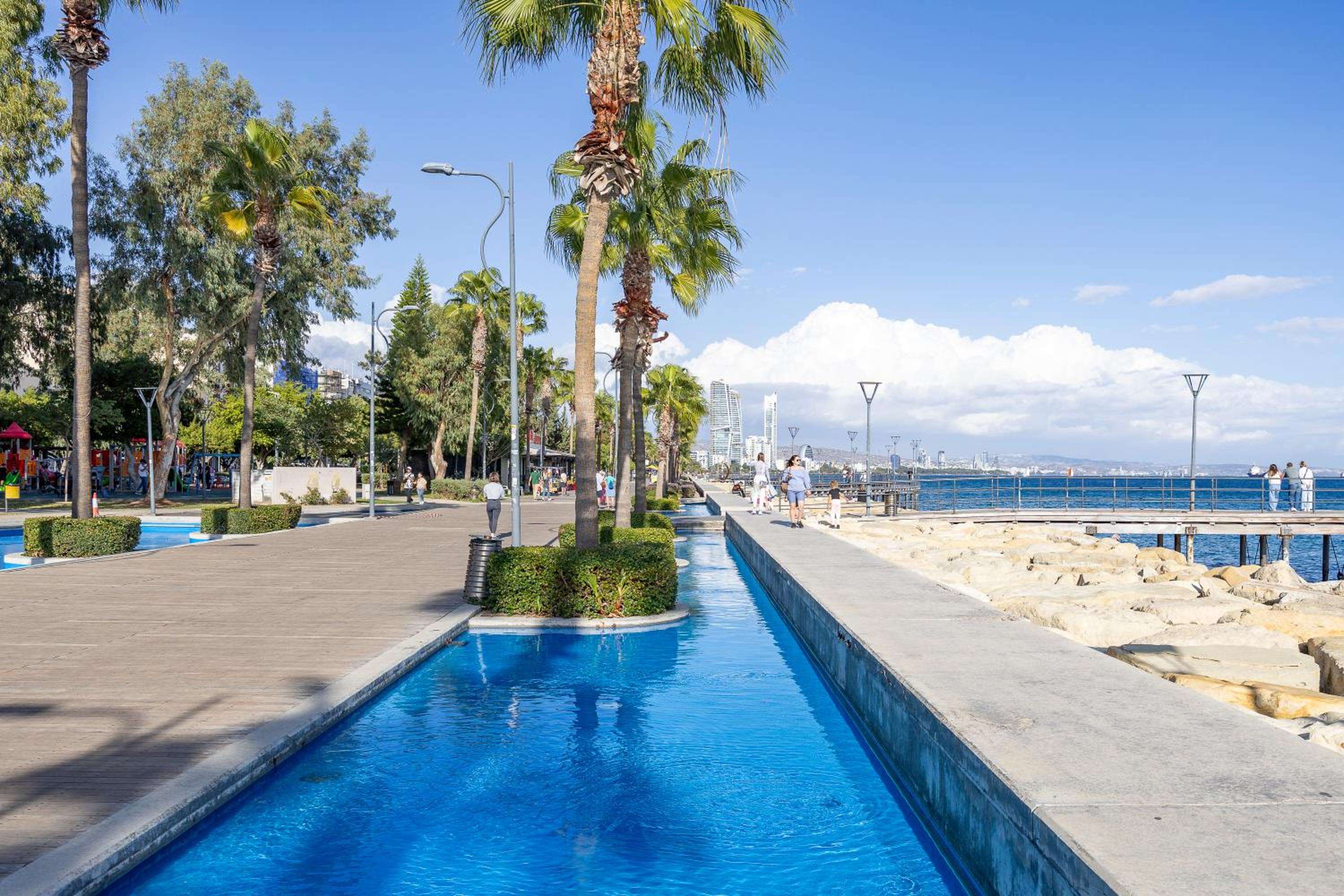 75 Prokymea- Steps from the Sea, Downtown, Balcony