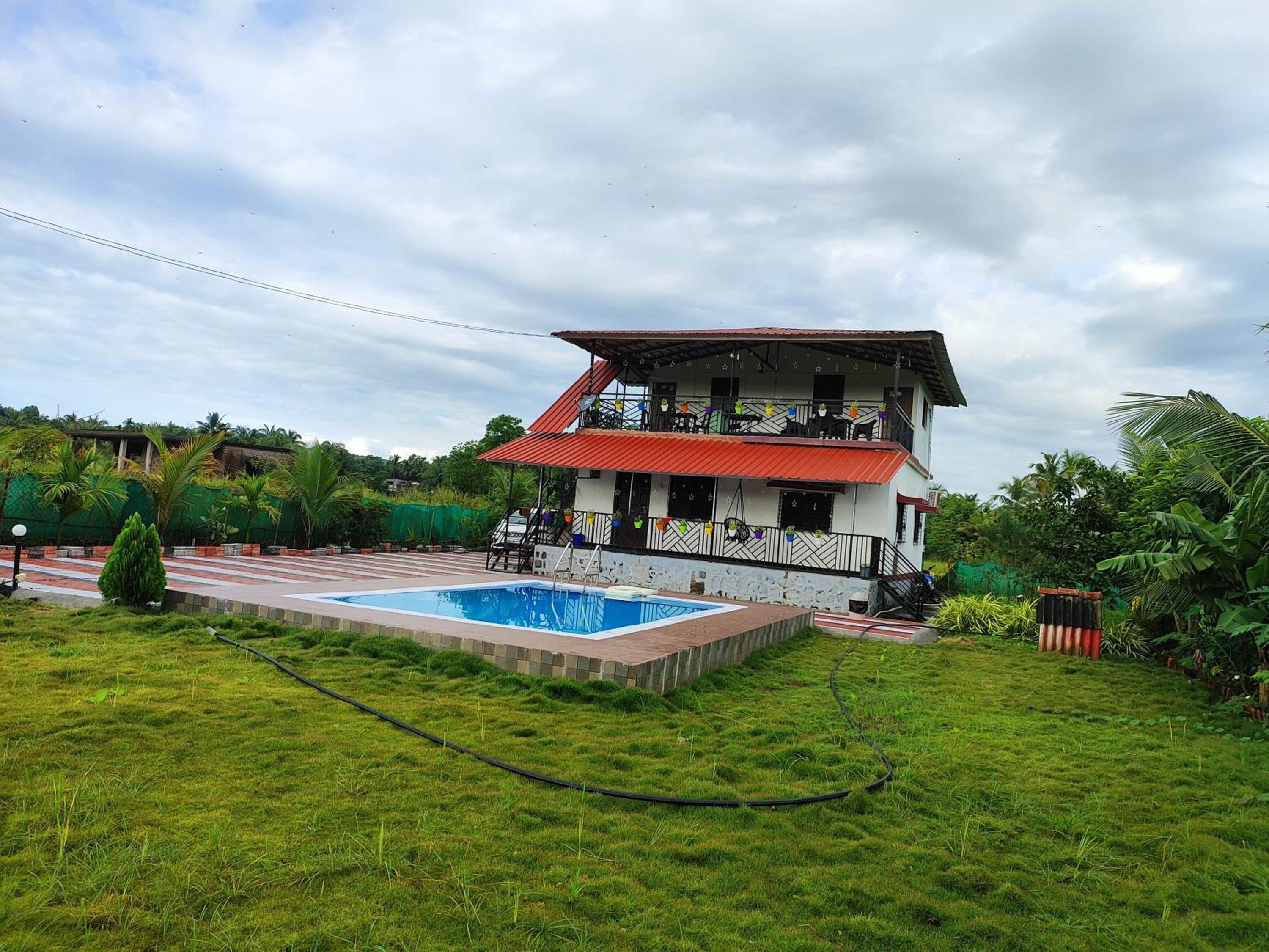 Paradise Farm Stay view 2