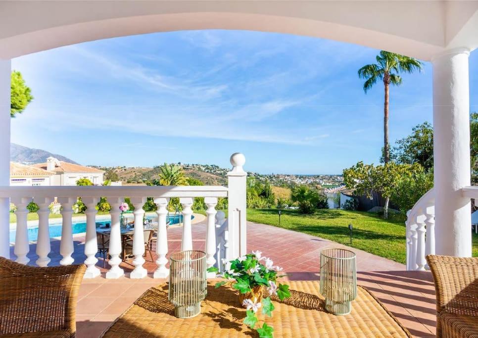 Modern 5 bedroom Villa, private pool, Mijas Golf view 2