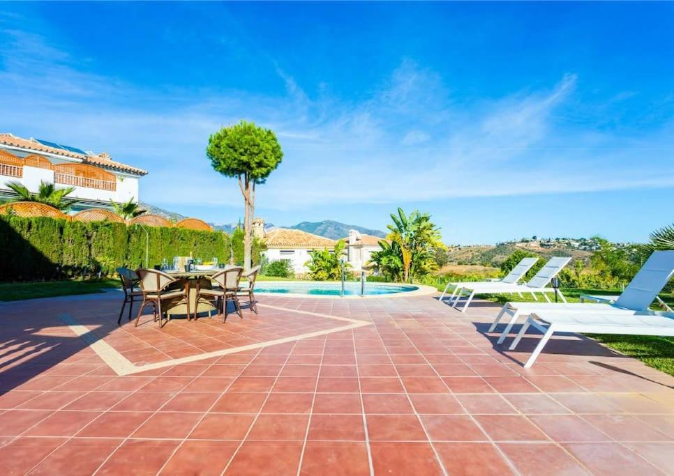 Modern 5 bedroom Villa, private pool, Mijas Golf view 5