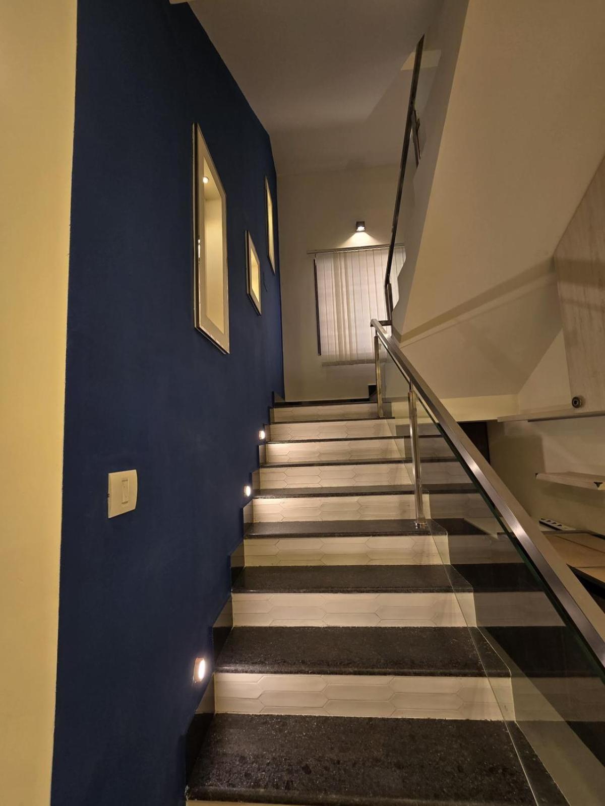 Yehova Inn