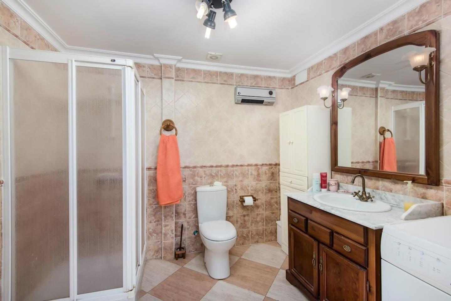 Villa Peralta, heated and private pool ,near beach and golf !