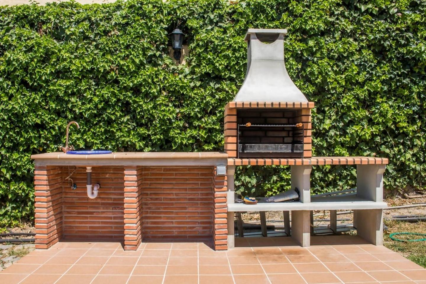 Villa Peralta, heated and private pool ,near beach and golf !