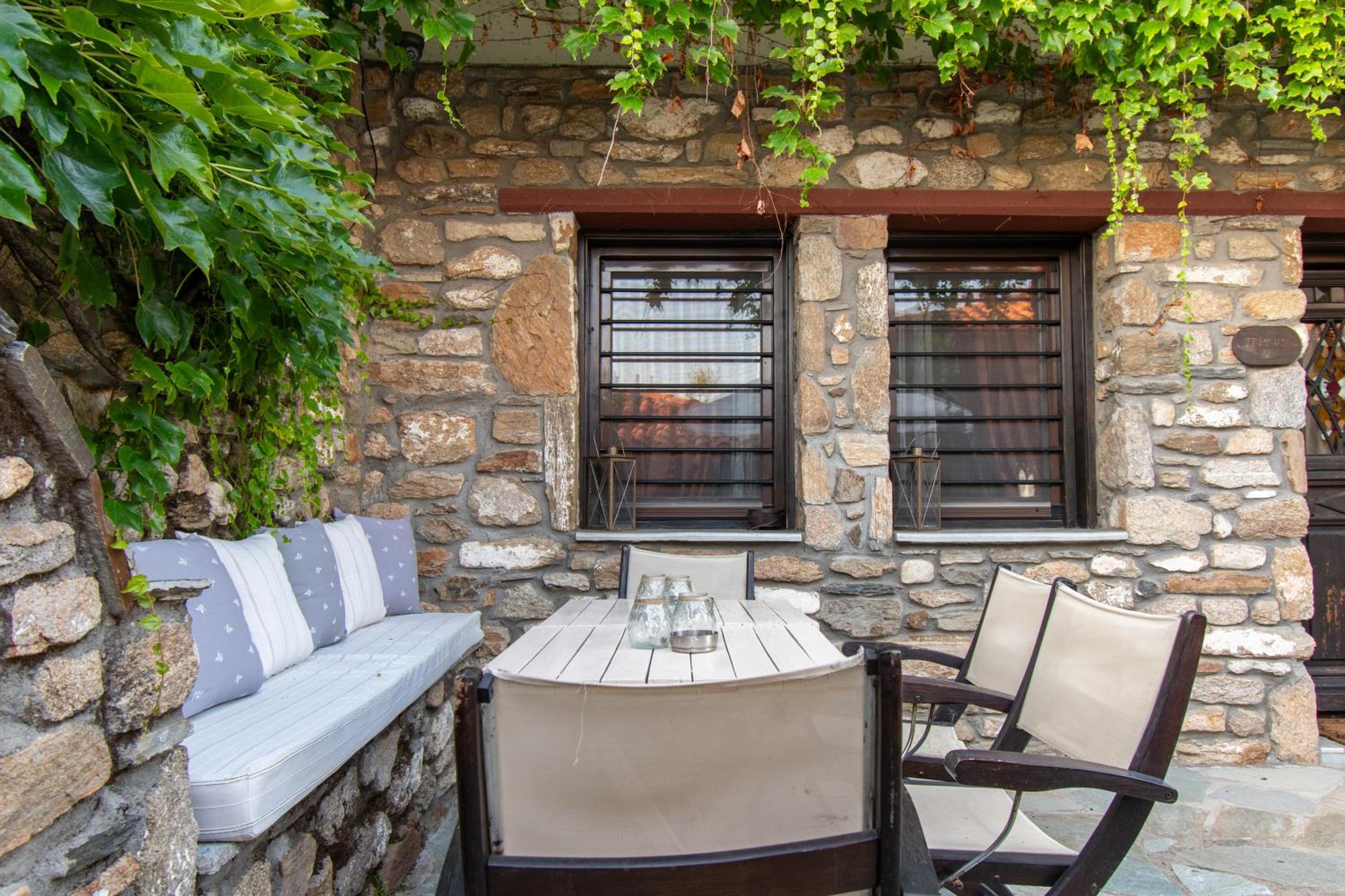 Oreiades Guesthouse